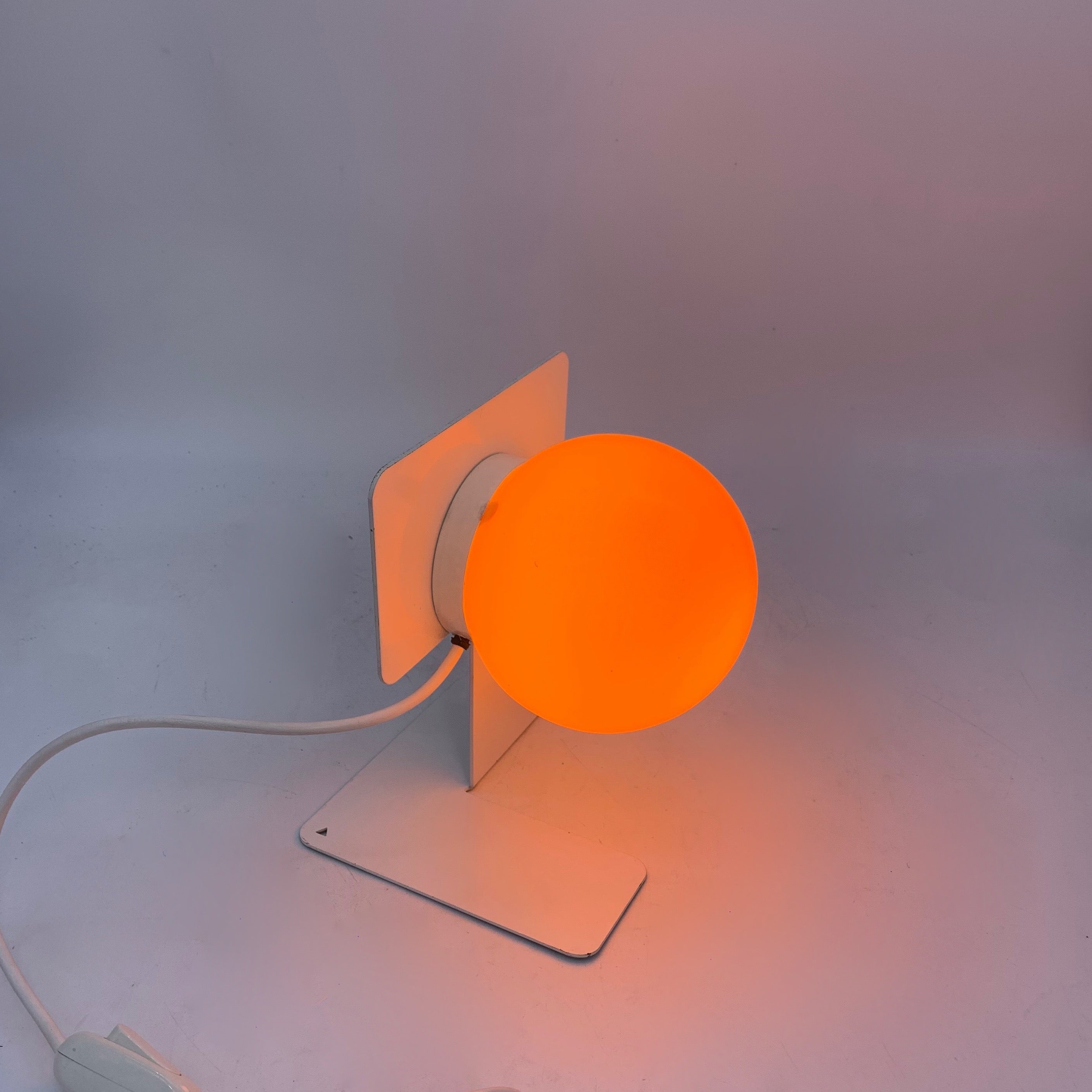 Minimalist_White_Metal_and_Orange_Glass_Table_Lamp_Attributed_to_Sciolari