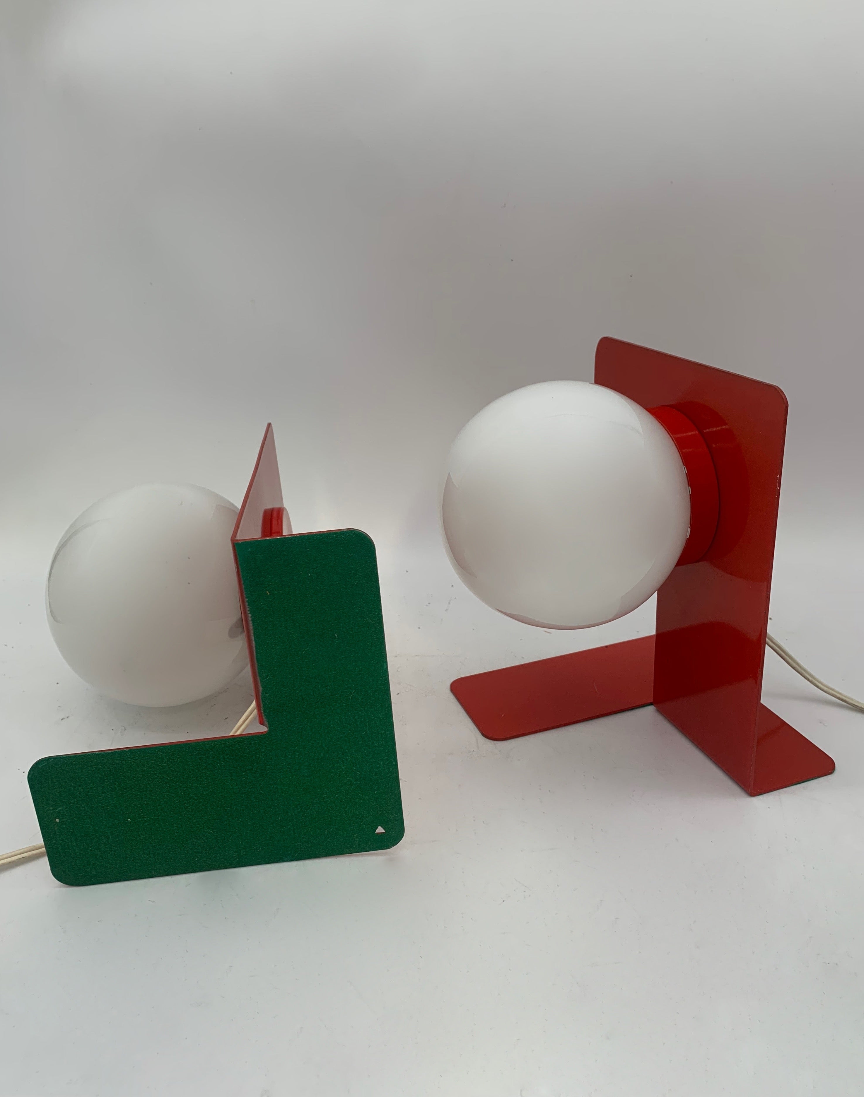 Set_of_2_Minimalist_Red_Metal_and_White_Glass_Table_Lamps_Attributed_to_Sciolari,_Italian_Modern_Design