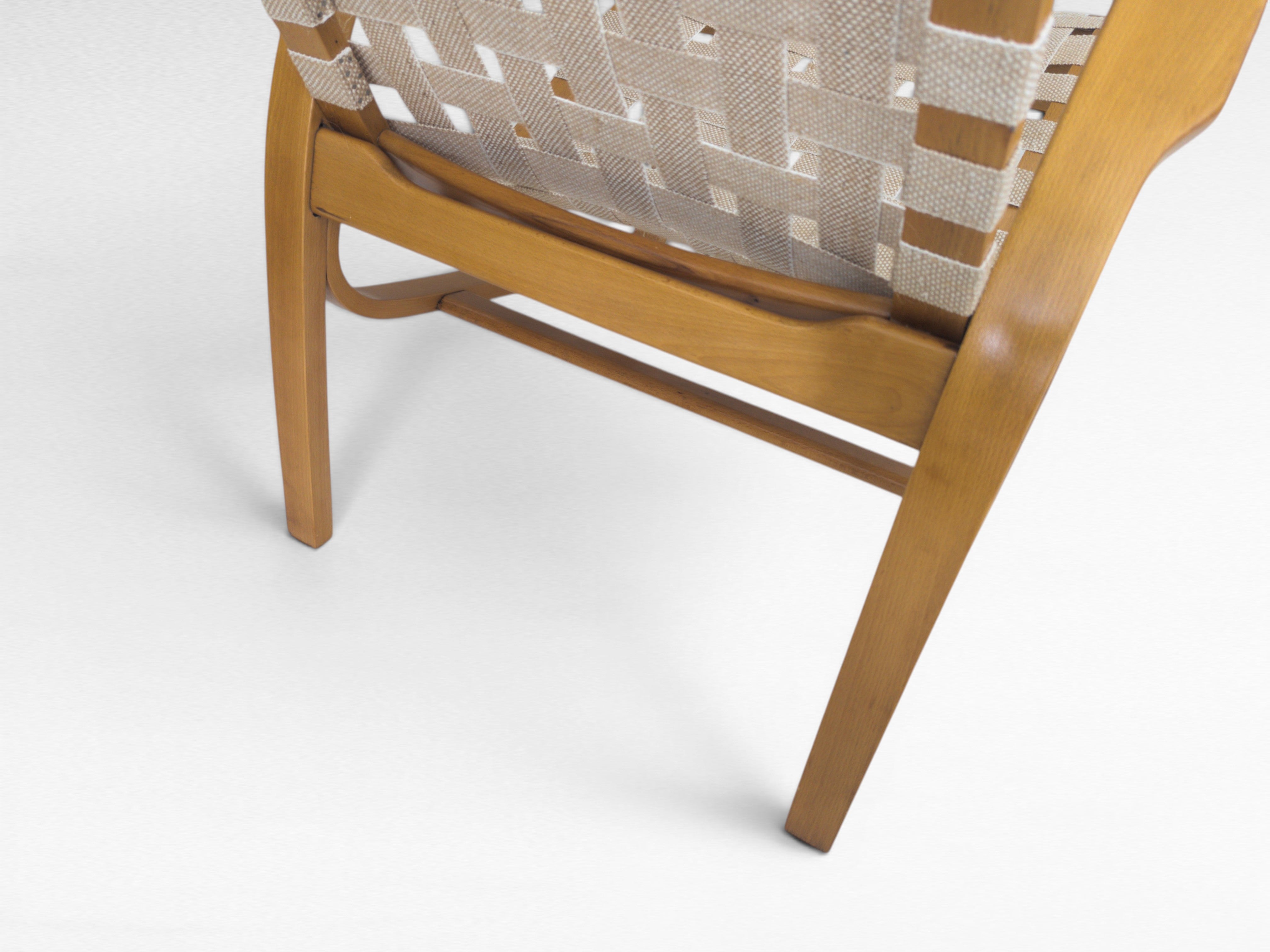Functionalist_Bentwood_Lounge_Chair_by_Jan_Vaněk_with_Ivory_Woven_Straps,_Czechoslovakia,_1930s