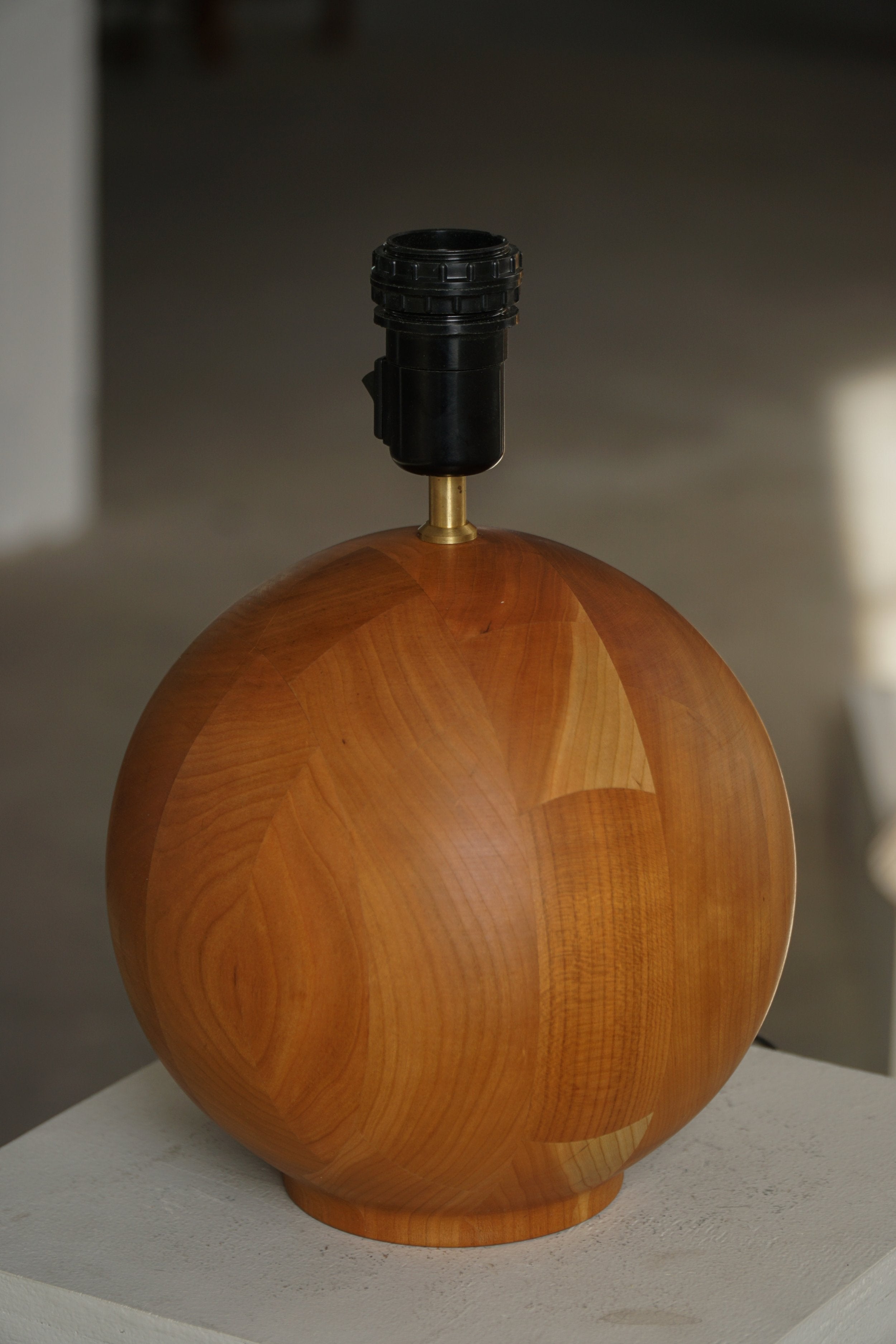 Sculptural_Dark_Wood_Sphere_Table_Lamp,_1980
