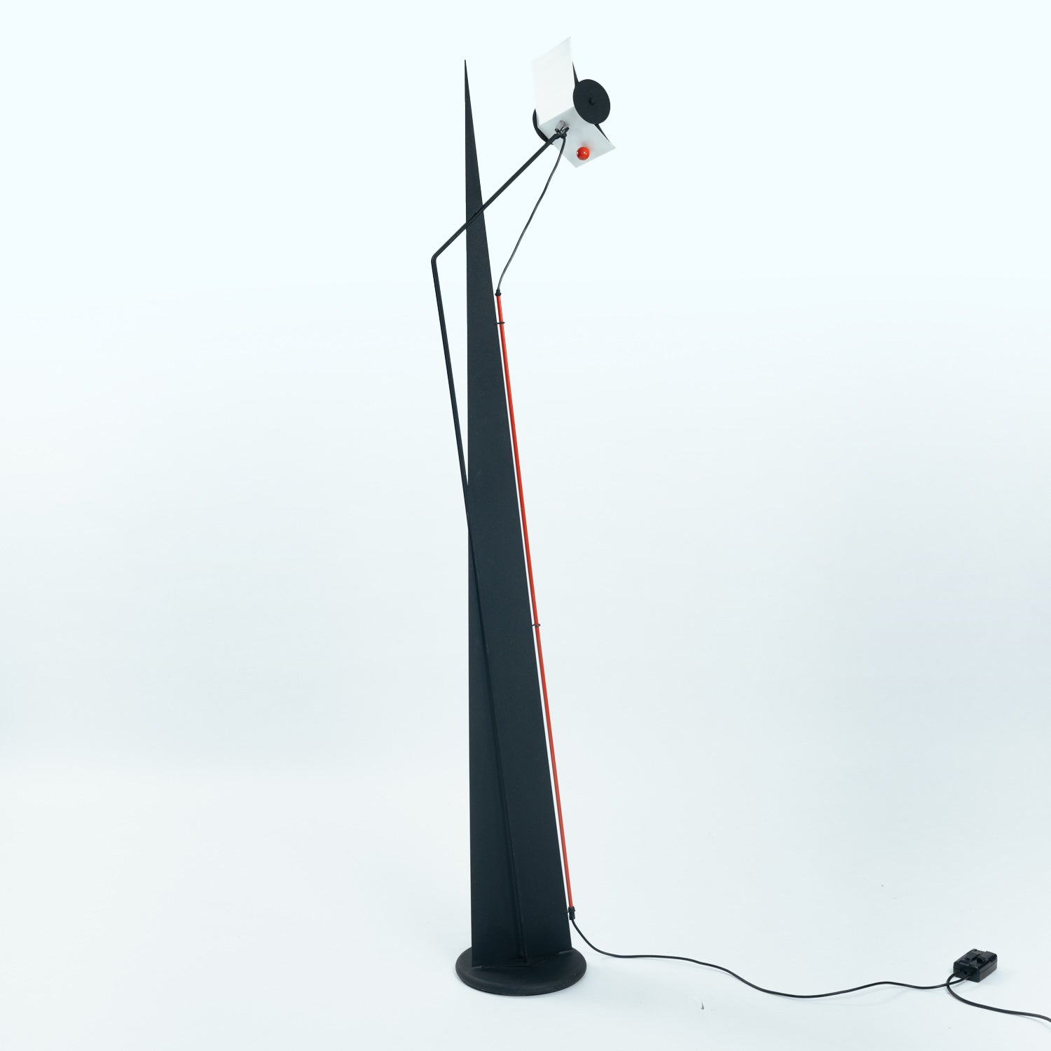 Neukro-Menden_Postmodern_Floor_Lamp_in_Memphis_Style,_Germany_1980s