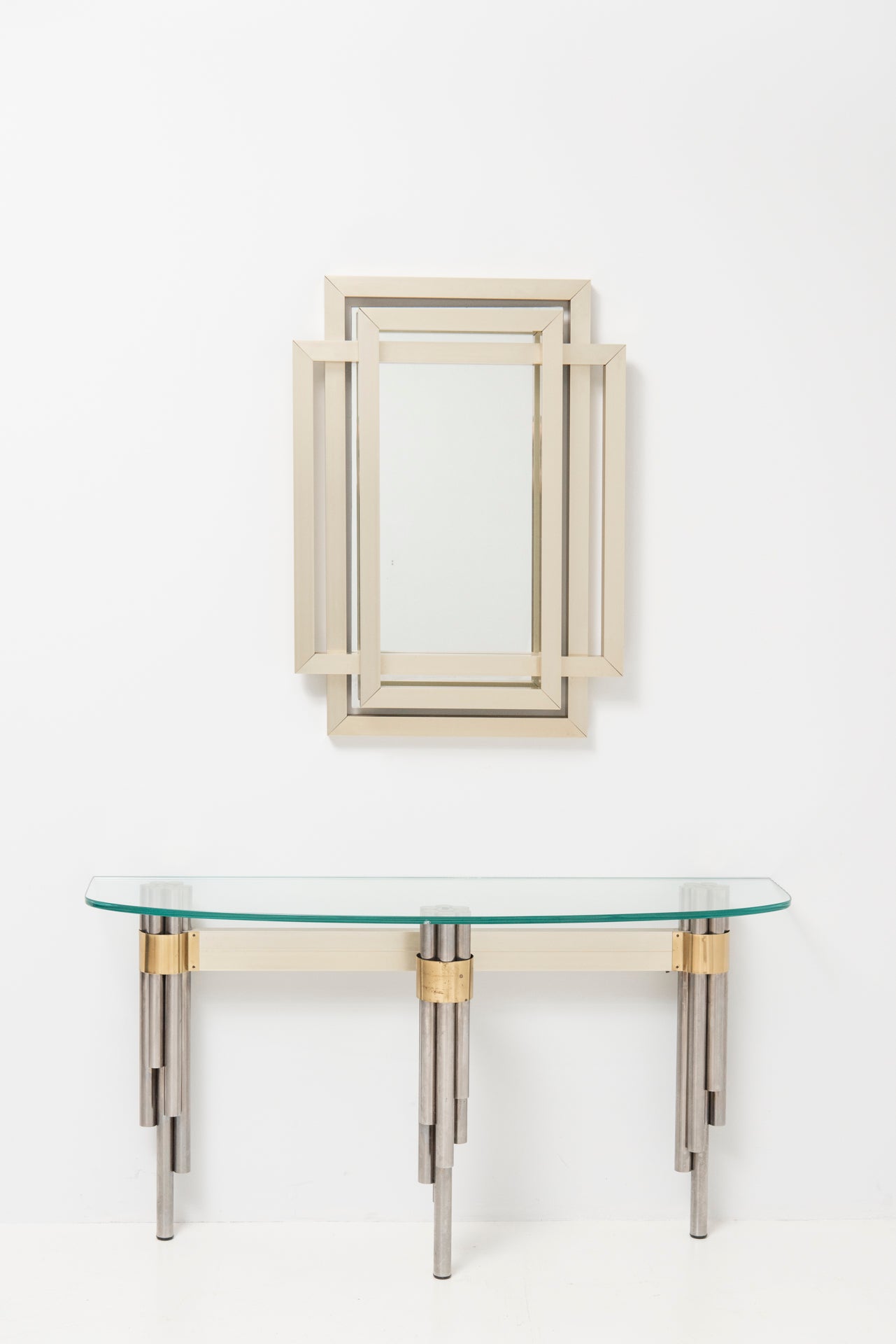 Sculptural_mirror_in_brass,_1970s_by_Philippe_Jean