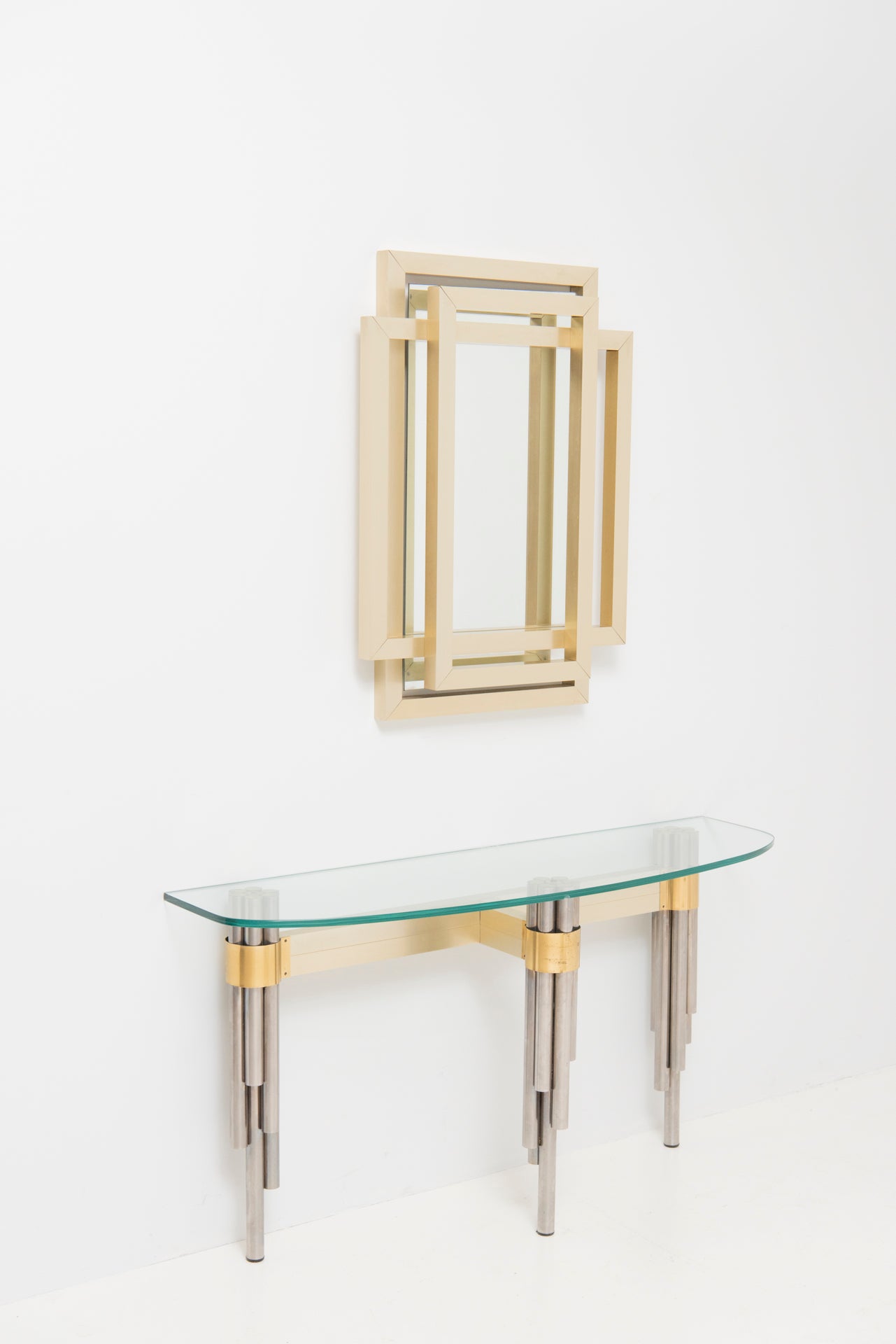 Sculptural_mirror_in_brass,_1970s_by_Philippe_Jean