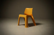 Space_Age_Monobloc_Chair_in_Yellow_ABS_Plastic,_1970s,_Europe