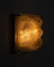 Sculptural_Murano_Glass_Wave_Wall_Lamp_with_Brass_Backplate,_Italy