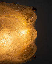Sculptural_Murano_Glass_Wave_Wall_Lamp_with_Brass_Backplate,_Italy