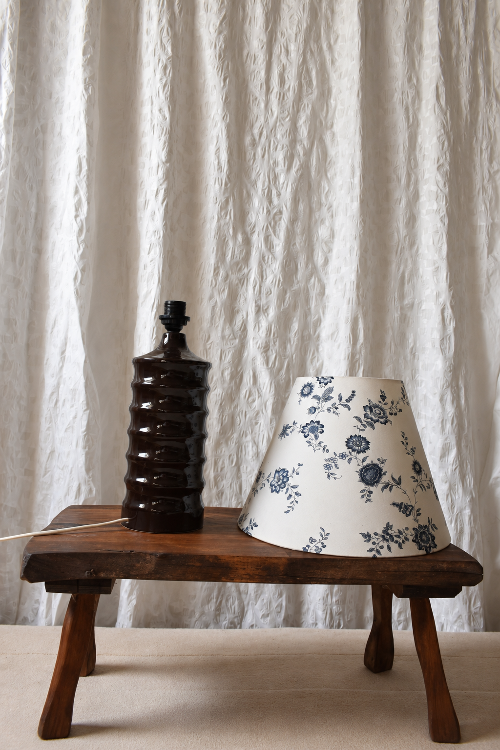Hungarian_Modernist_Sculptural_Ceramic_Table_Lamp_in_Dark_Brown_Glaze_with_Original_Label,_1970s