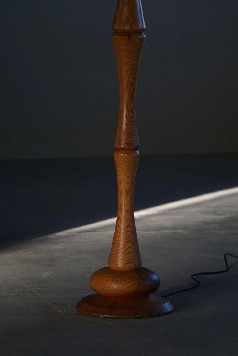 Sculptural_Scandinavian_Modern_Floor_Lamp_in_Solid_Pine,_1970s