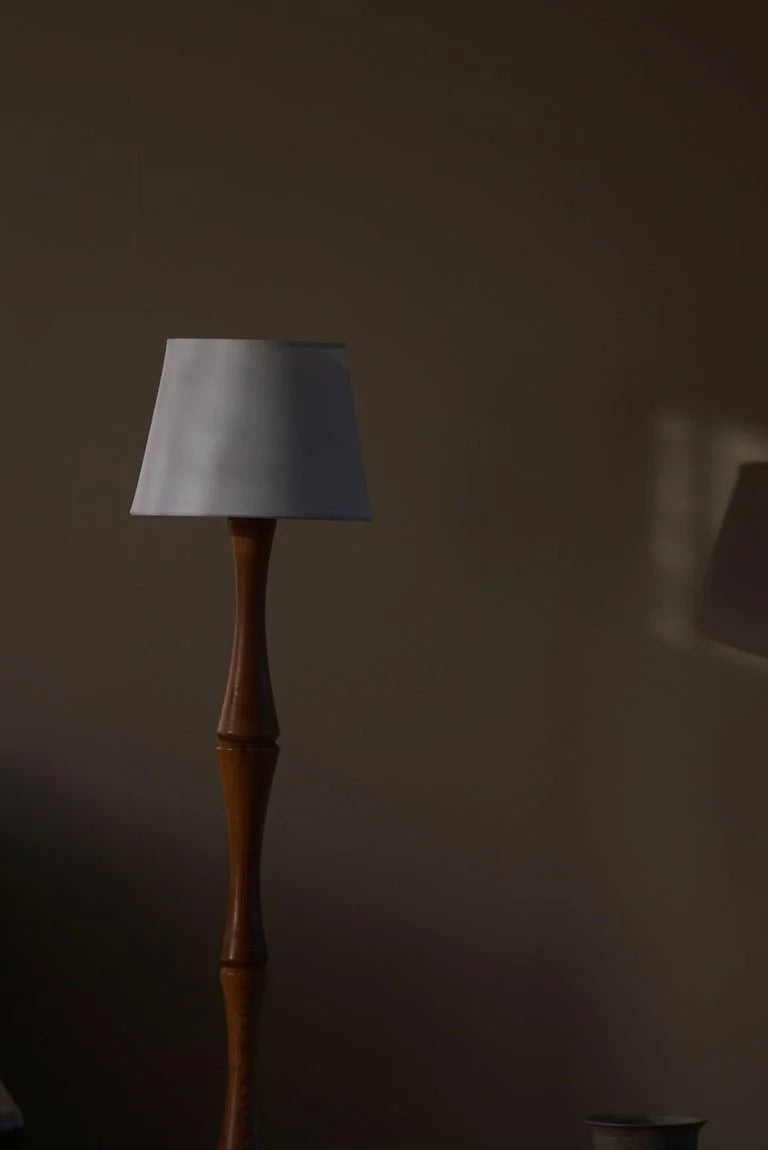 Sculptural_Scandinavian_Modern_Floor_Lamp_in_Solid_Pine,_1970s