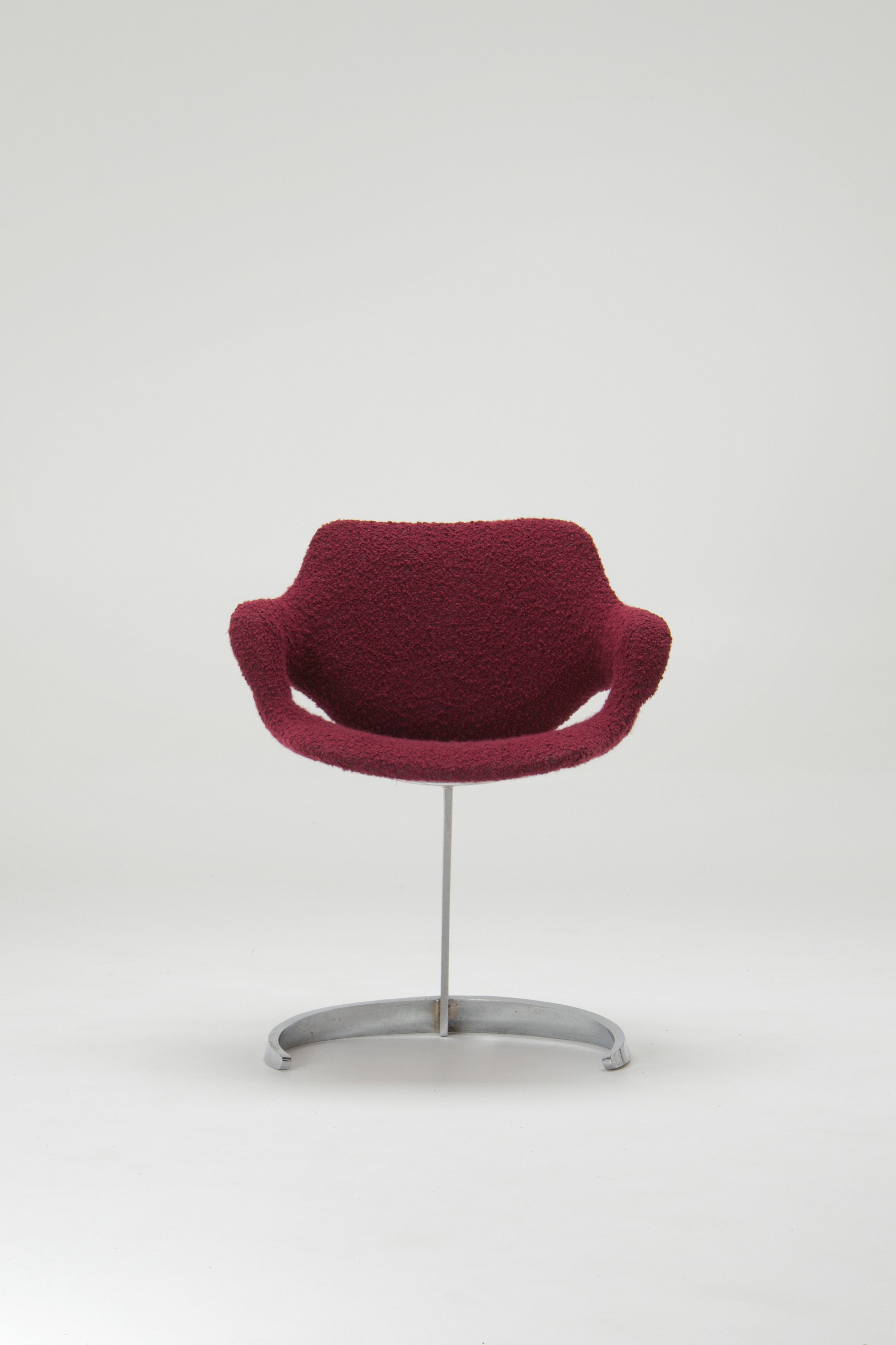Scimitar_Dining_Set_by_Boris_Tabacoff_for_MMM,_Chrome_and_Bouclé_Dining_Suite,_France,_1971