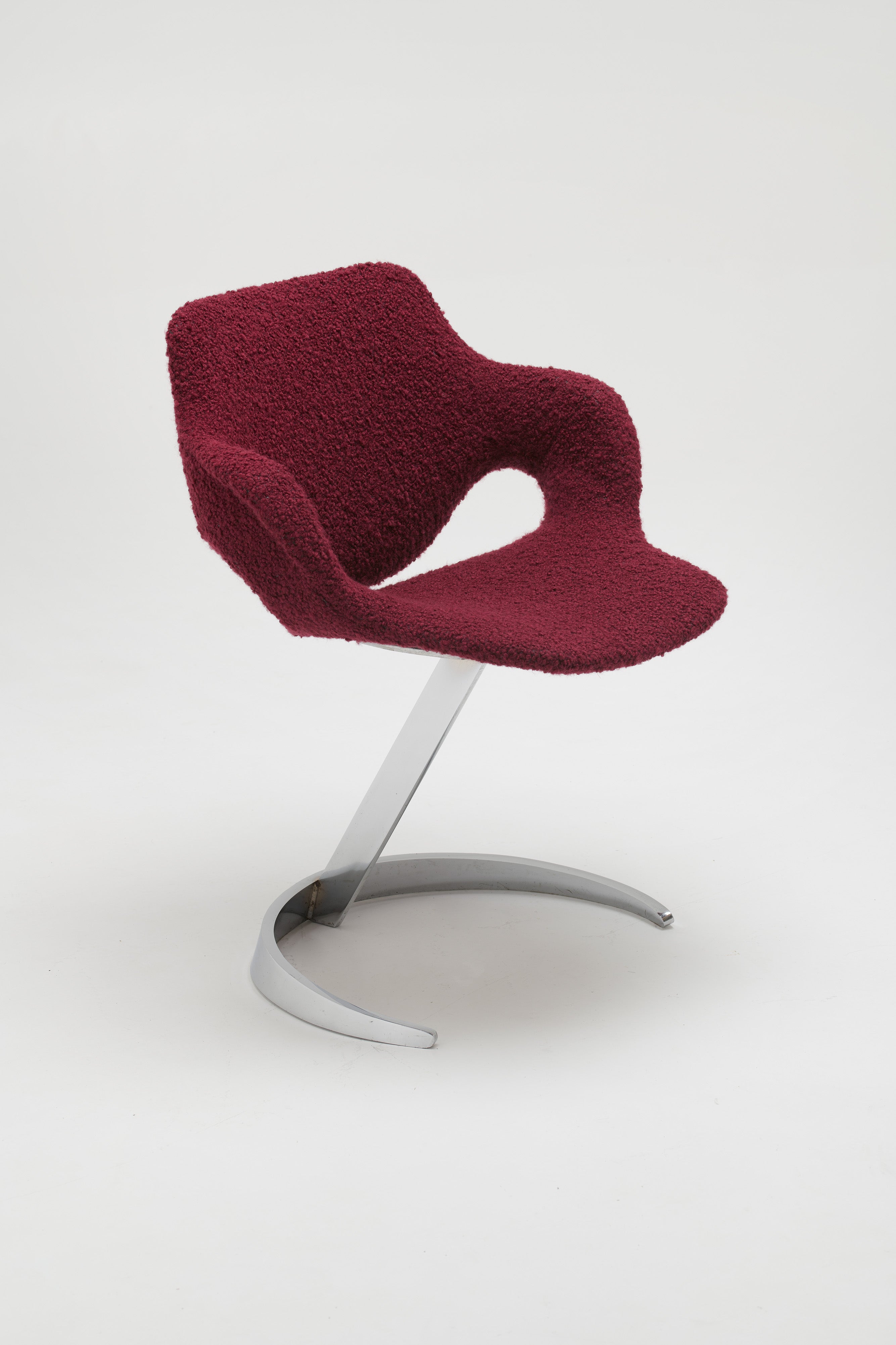 Scimitar_Dining_Set_by_Boris_Tabacoff_for_MMM,_Chrome_and_Bouclé_Dining_Suite,_France,_1971