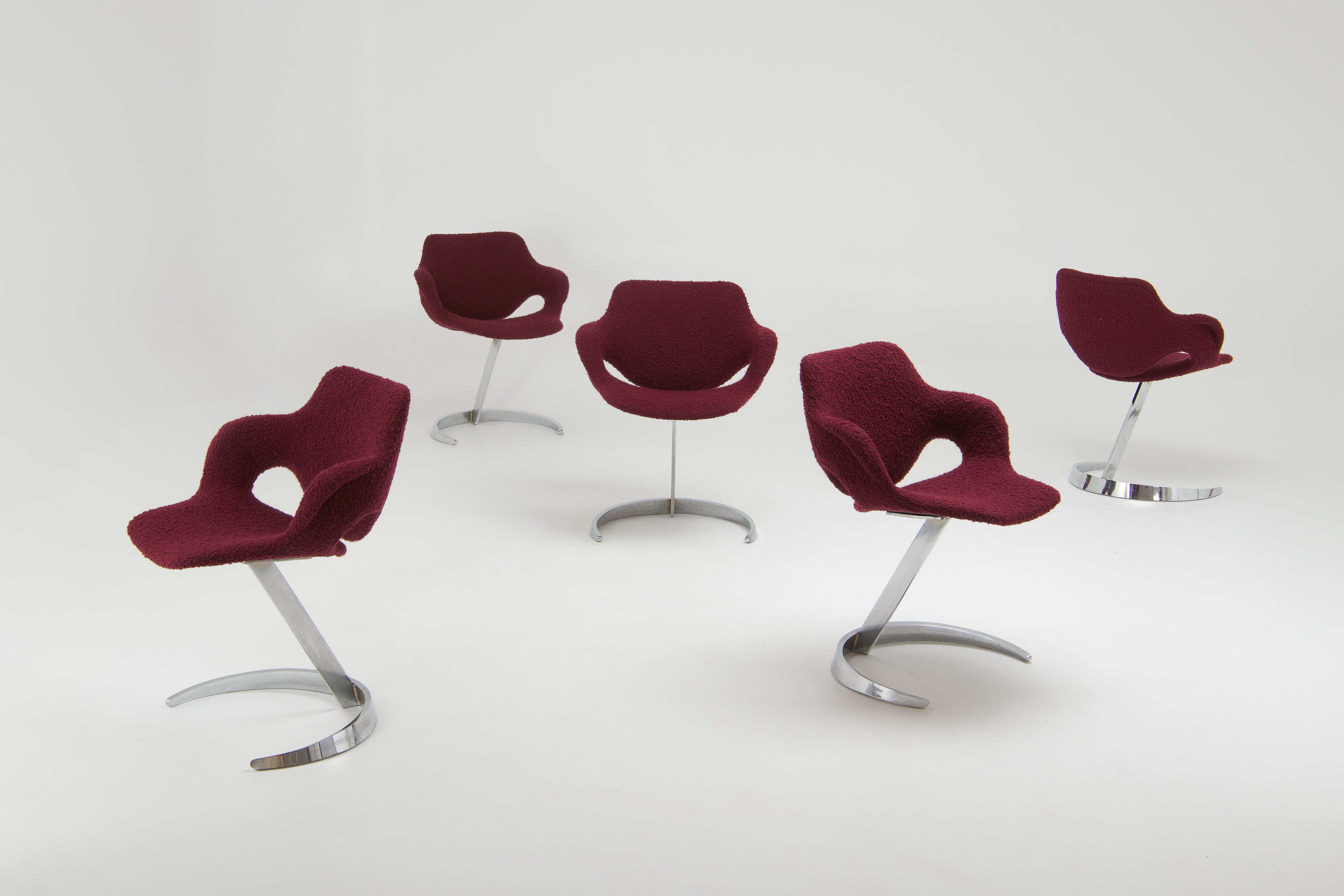 Scimitar_Dining_Set_by_Boris_Tabacoff_for_MMM,_Chrome_and_Bouclé_Dining_Suite,_France,_1971