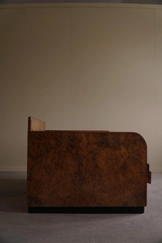 Sculptural_Sofa_in_Nutwood_&_Burl,_Art_Deco,_Swedish_Cabinetmaker,_1940s