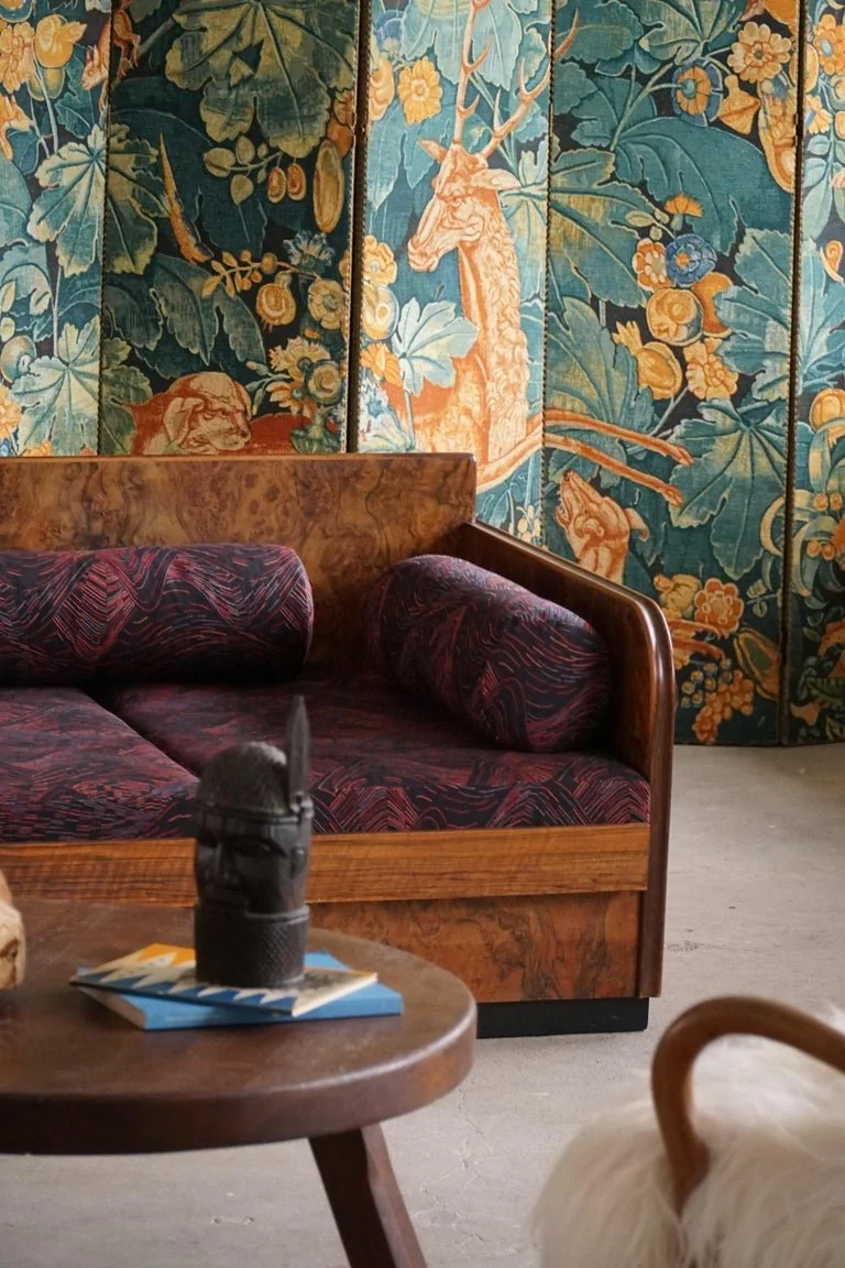 Sculptural_Sofa_in_Nutwood_&_Burl,_Art_Deco,_Swedish_Cabinetmaker,_1940s