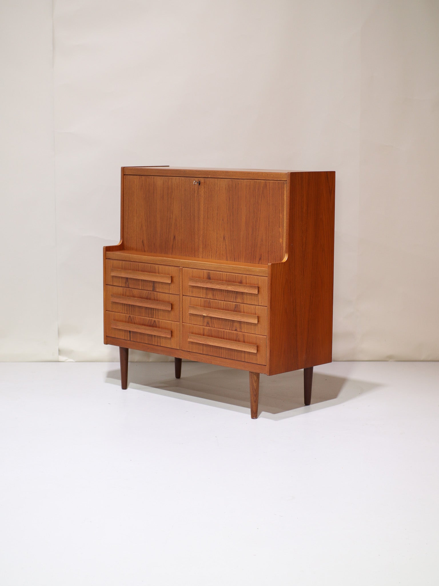 Secretary_Sigfred_Omann_Ølholm_teak_Danish_vintage