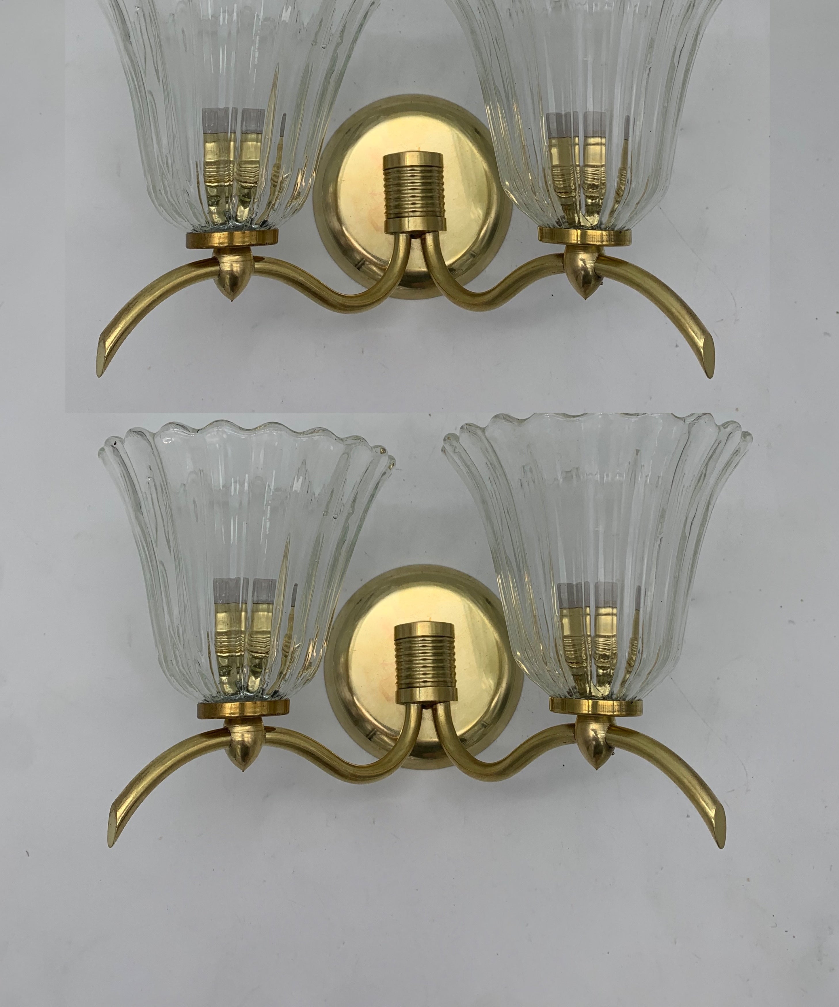 Set_of_2_Seguso_Attributed_Brass_and_Ribbed_Glass_Wall_Sconces,_Italy,_1960s