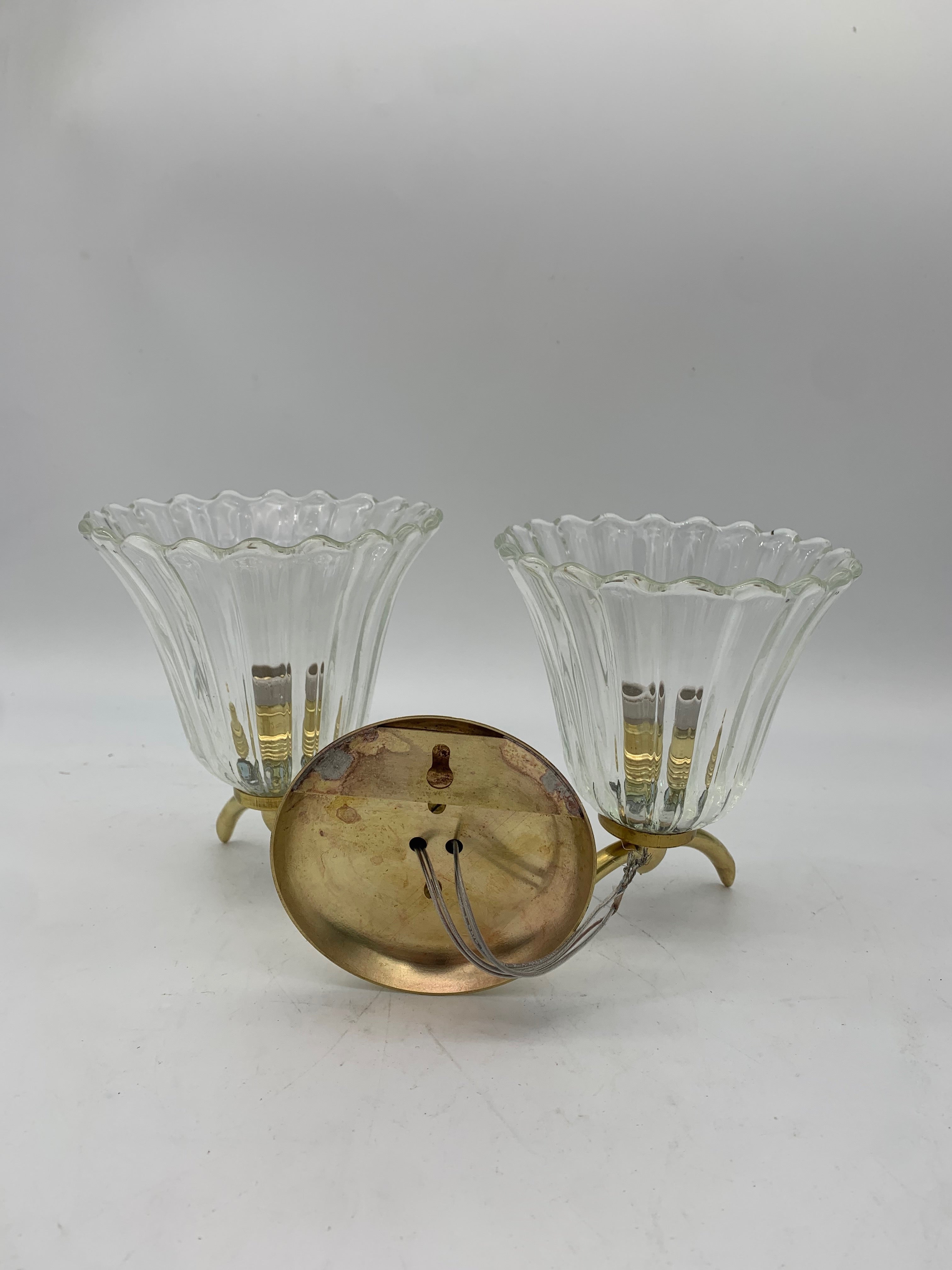 Set_of_2_Seguso_Attributed_Brass_and_Ribbed_Glass_Wall_Sconces,_Italy,_1960s