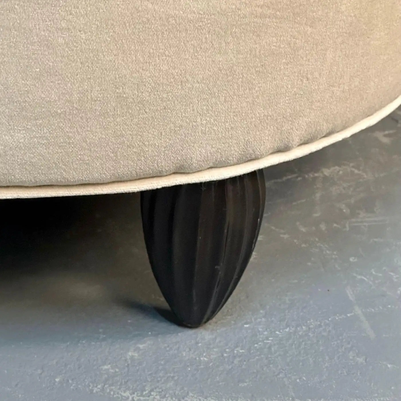 **SEM_PREÇO**_Modern_Curved_Lafite_Sofa_by_Christopher_Guy_,_Velvet_Upholstery,_2010s_USA