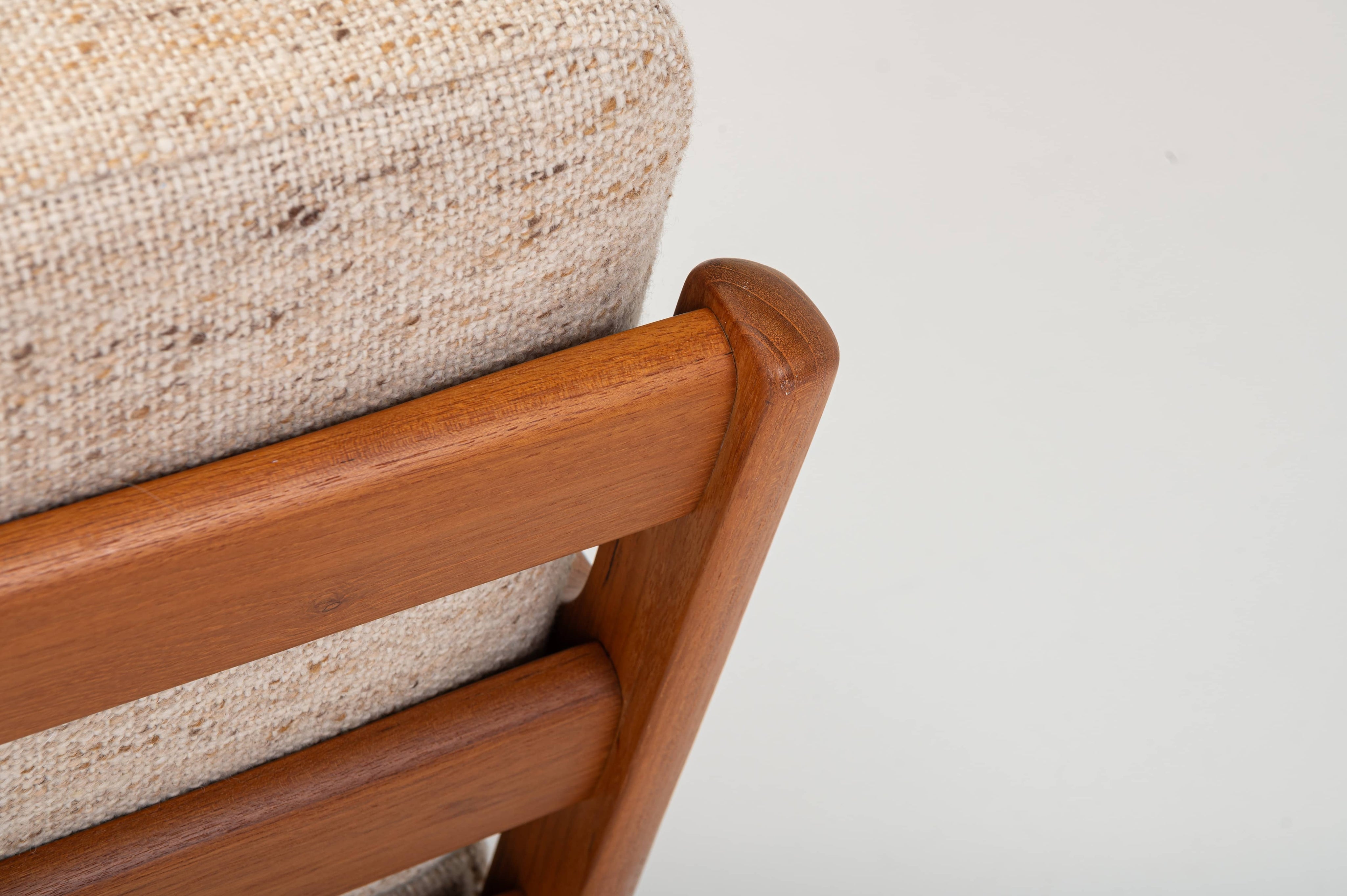 Sofa_by_Ole_Wanscher_for_P._Jeppesen_Møbelfabrik,_1960s,_Denmark