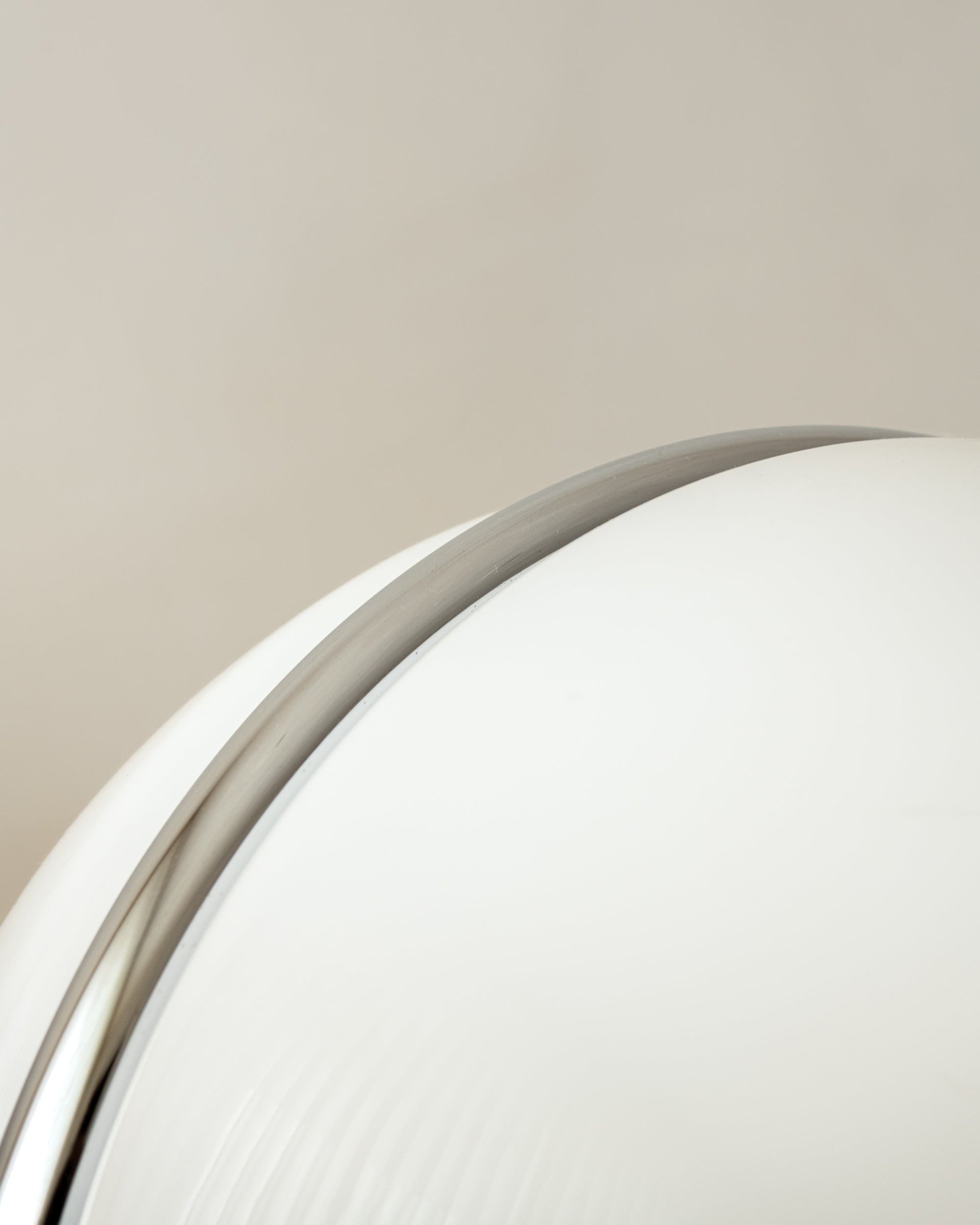 Elio_Martinelli_Serpente_599_Table_Lamp_for_Martinelli_Luce_in_Chrome_and_Opal_Methacrylate,_Italy,_1970s