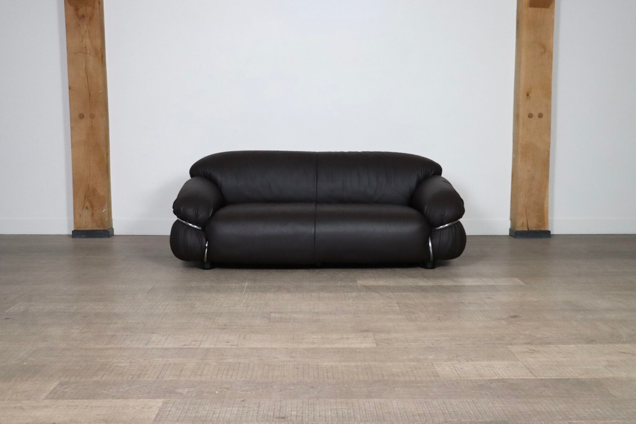 Sesann_two_seater_sofa_by_Gianfranco_Frattini_in_dark_brown_leather_for_Cassina_Italy_1969