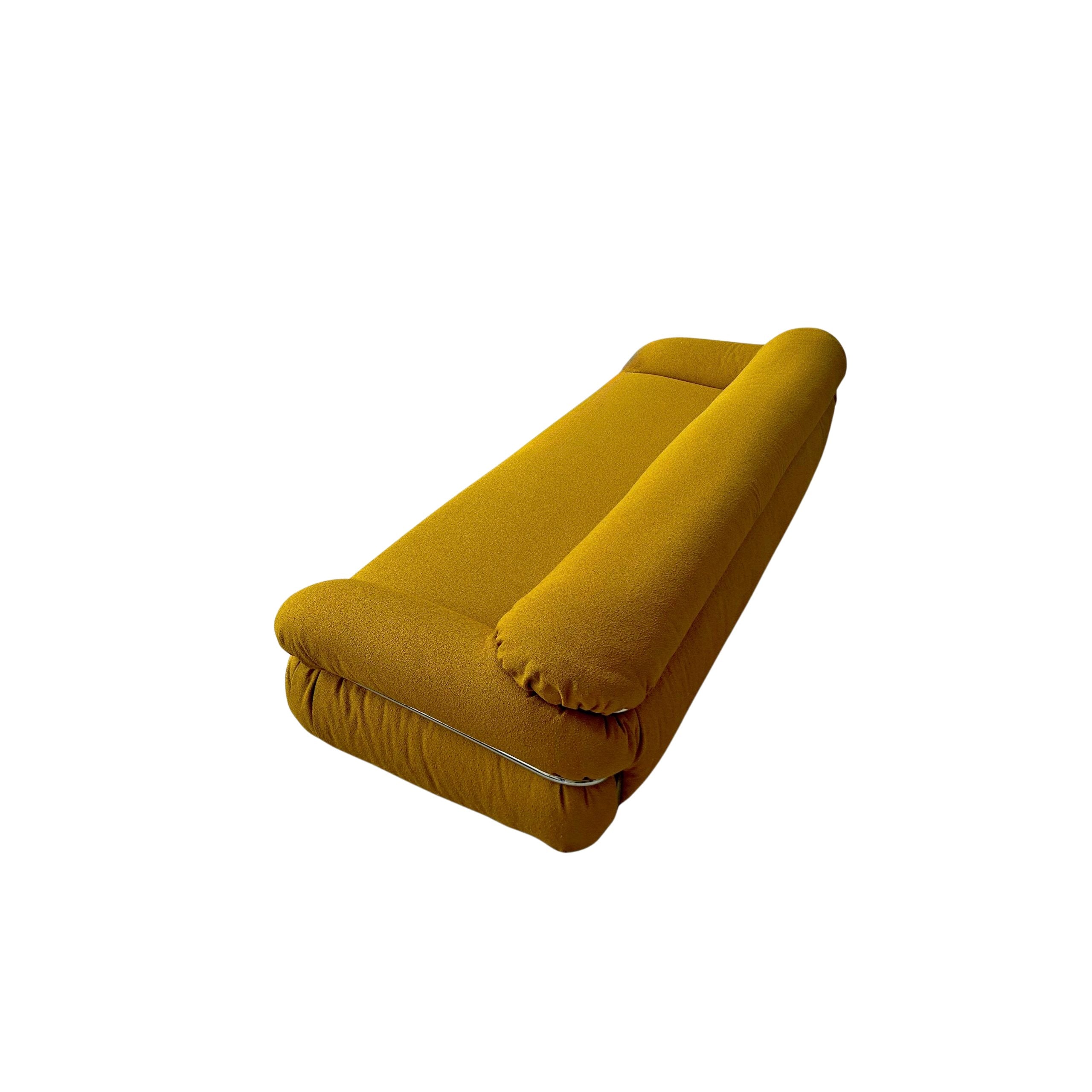 Sesann_yellow_bouclé_3-seater_sofa_by_Gianfranco_Frattini_for_Cassina