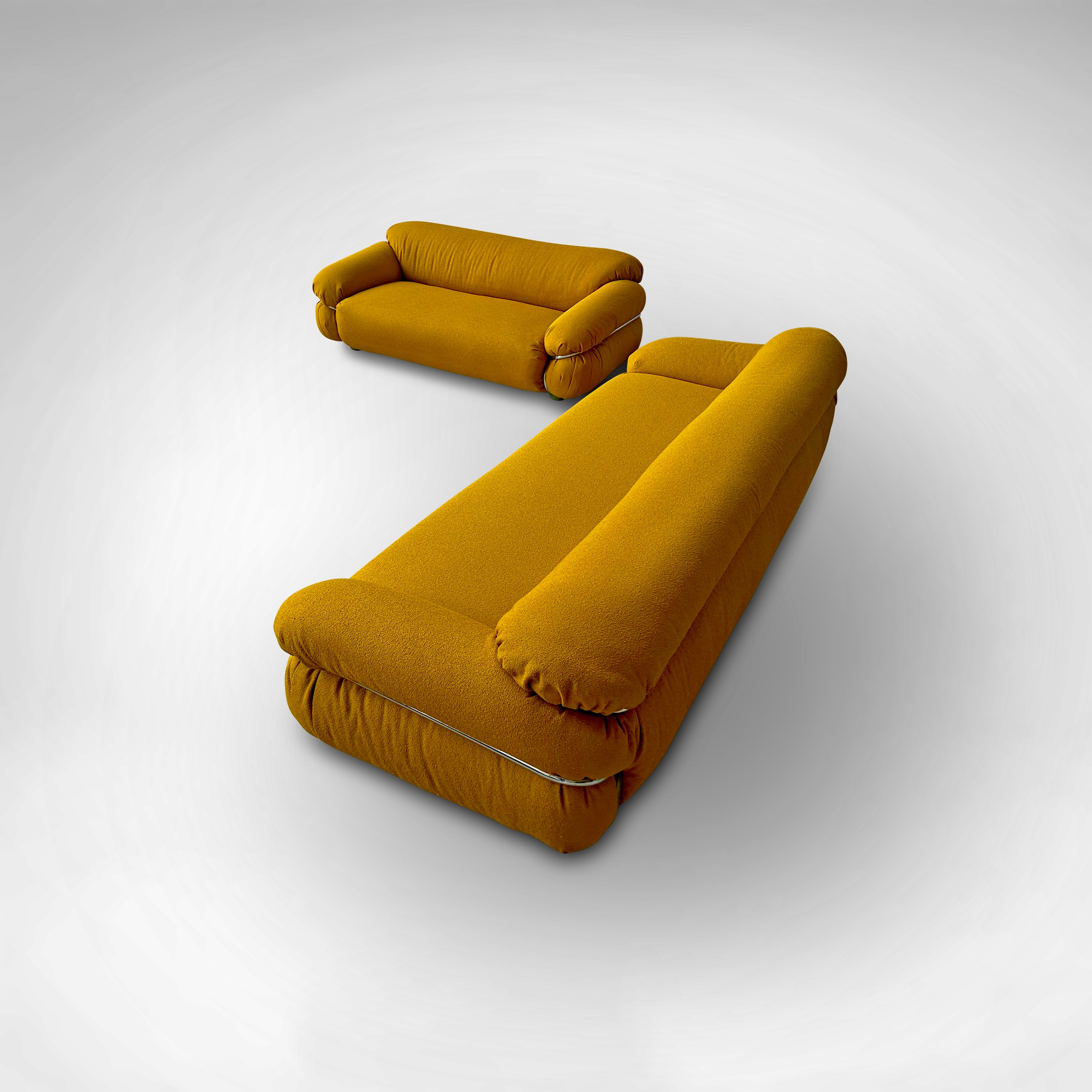 Set_of_2_Sesann_yellow_bouclé_sofa_by_Gianfranco_Frattini_for_Cassina