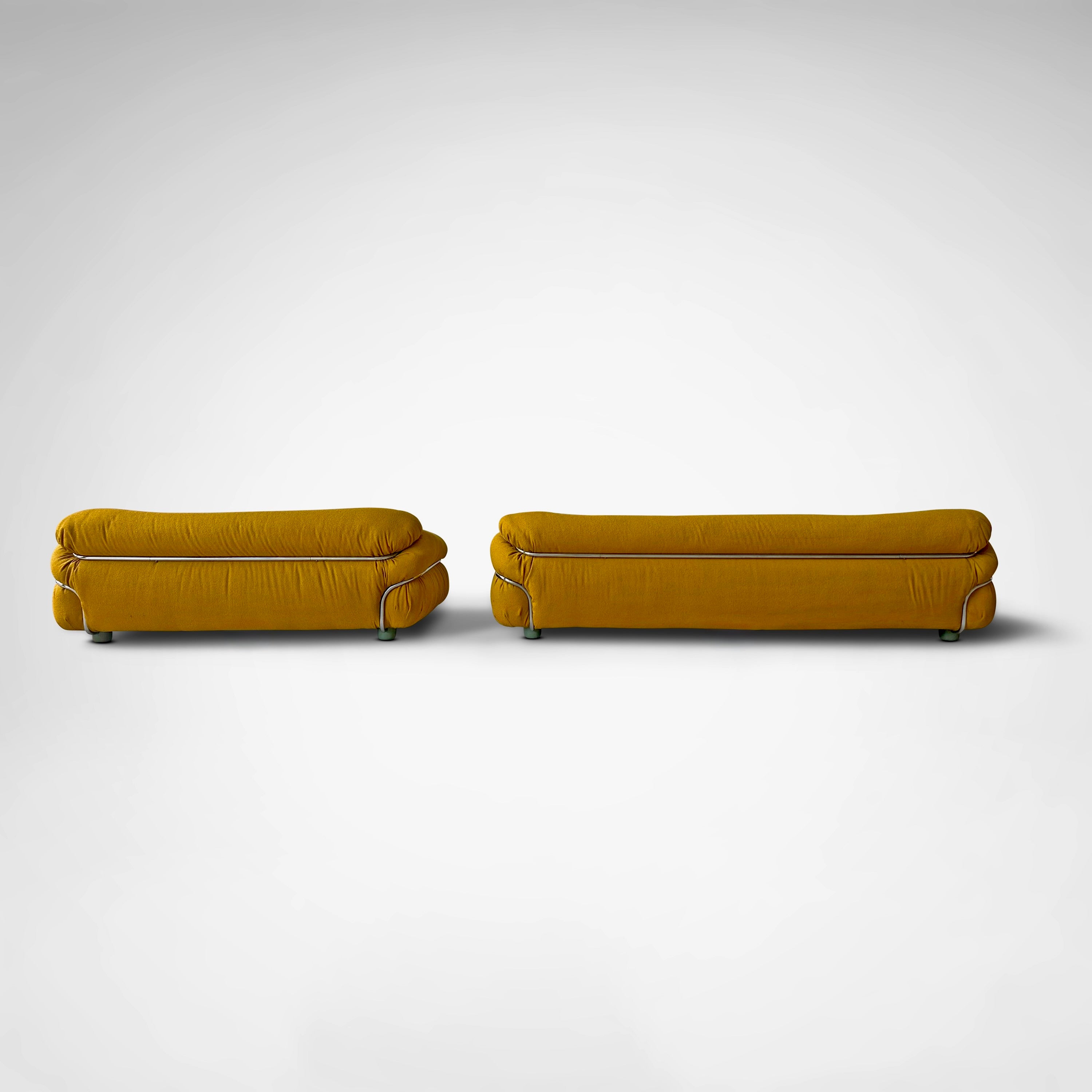 Set_of_2_Sesann_yellow_bouclé_sofa_by_Gianfranco_Frattini_for_Cassina