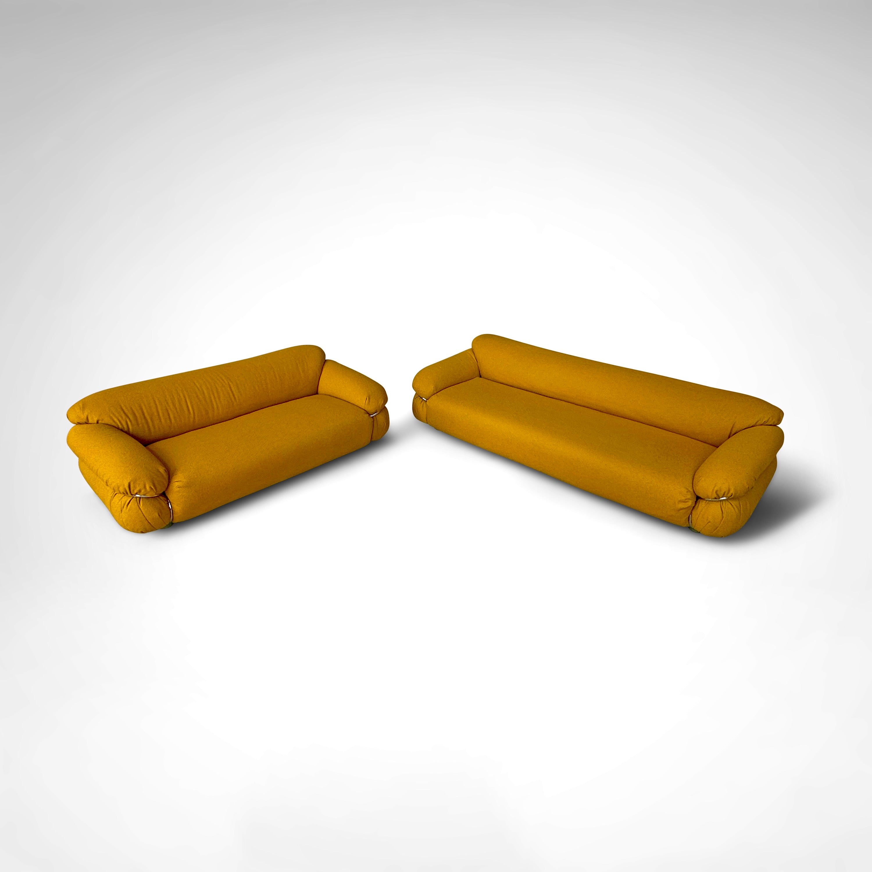 Set_of_2_Sesann_yellow_bouclé_sofa_by_Gianfranco_Frattini_for_Cassina