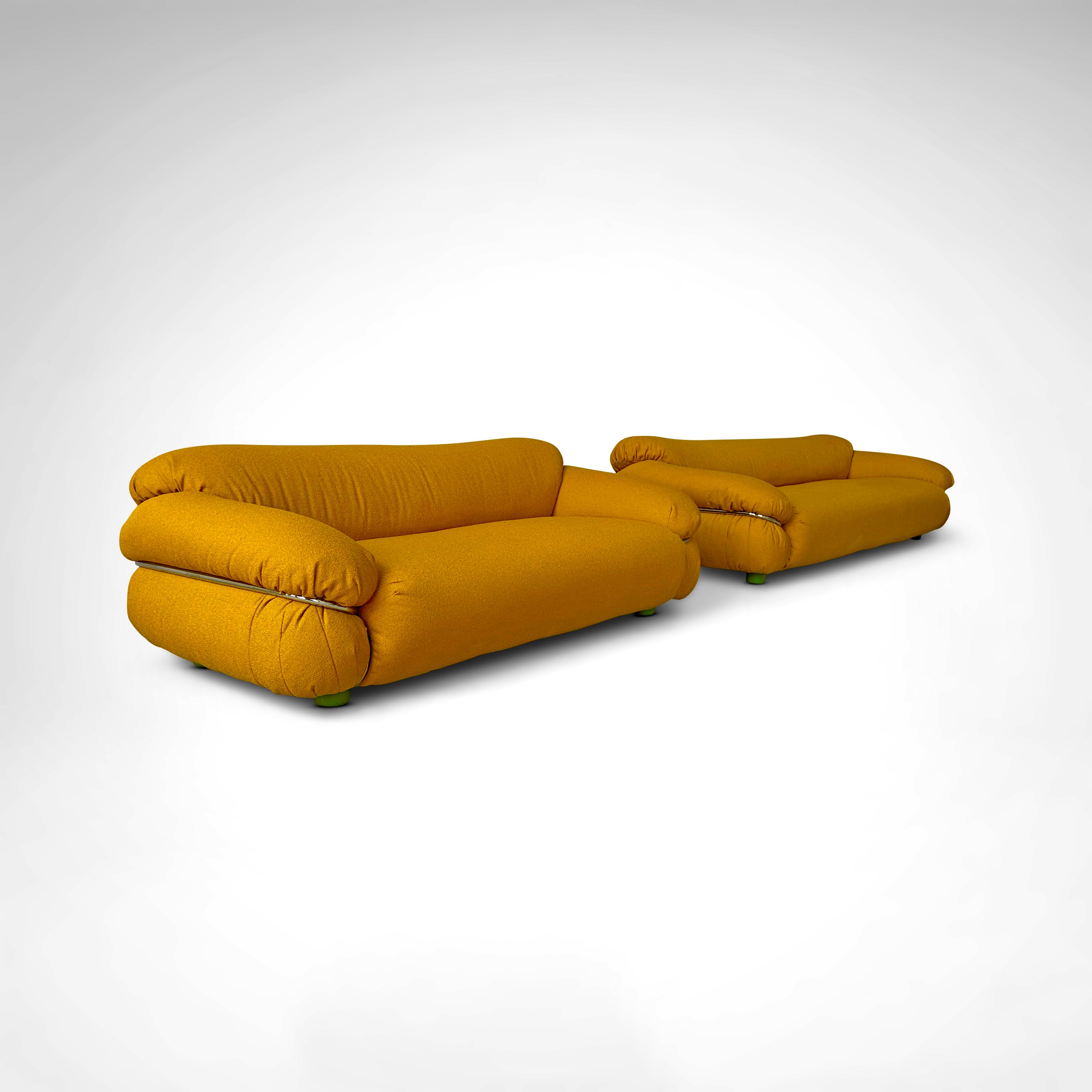 Set_of_2_Sesann_yellow_bouclé_sofa_by_Gianfranco_Frattini_for_Cassina