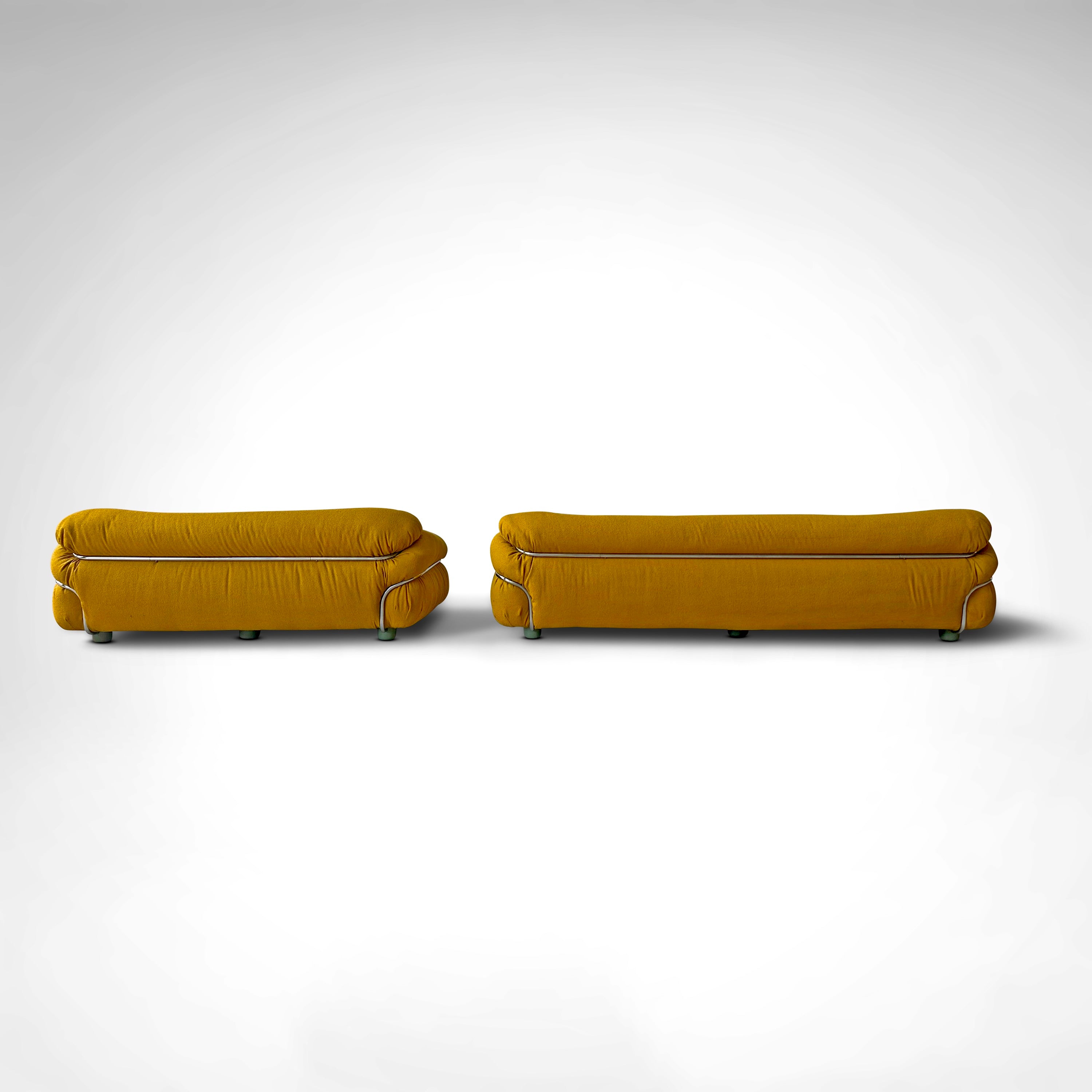 Set_of_2_Sesann_yellow_bouclé_sofa_by_Gianfranco_Frattini_for_Cassina
