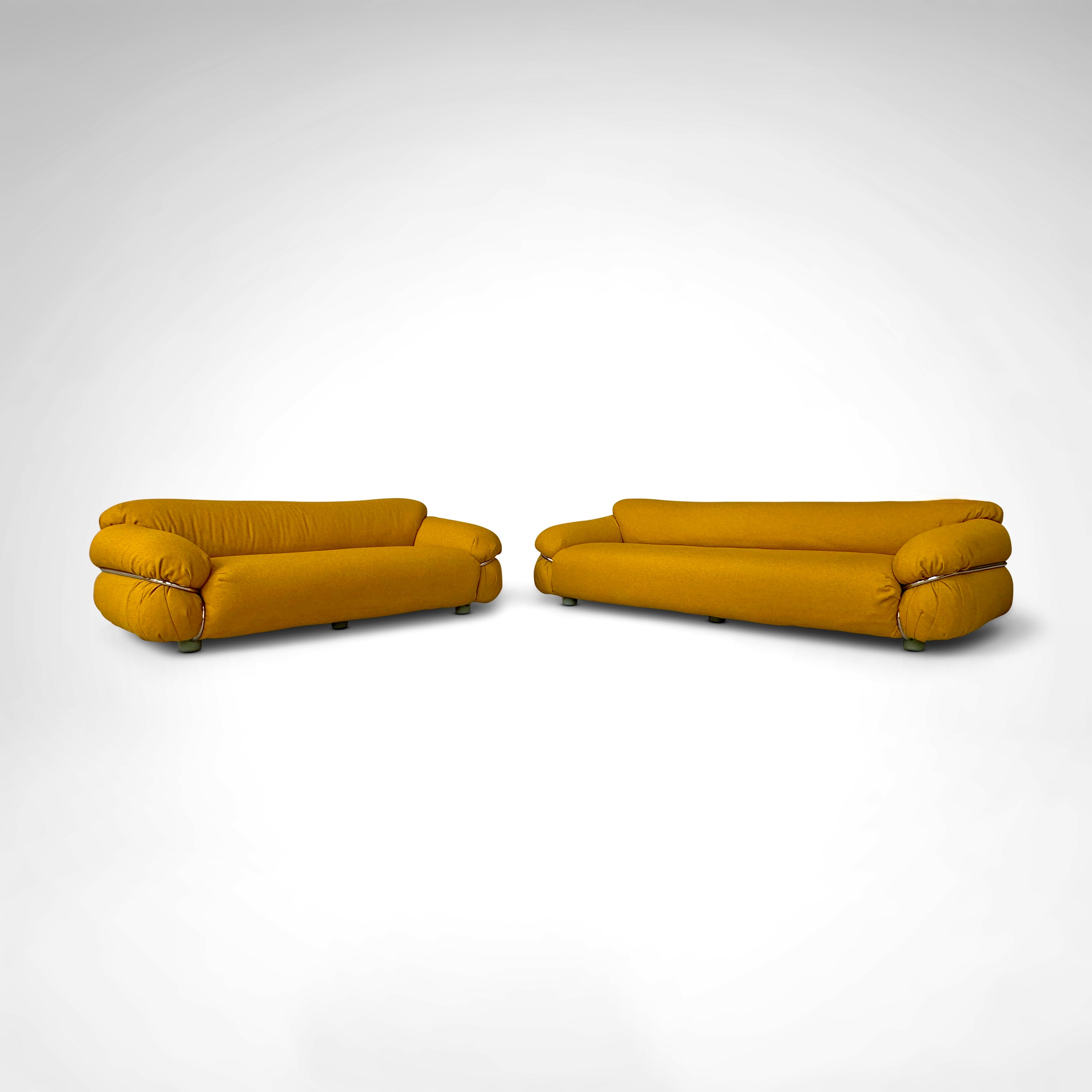 Set_of_2_Sesann_yellow_bouclé_sofa_by_Gianfranco_Frattini_for_Cassina