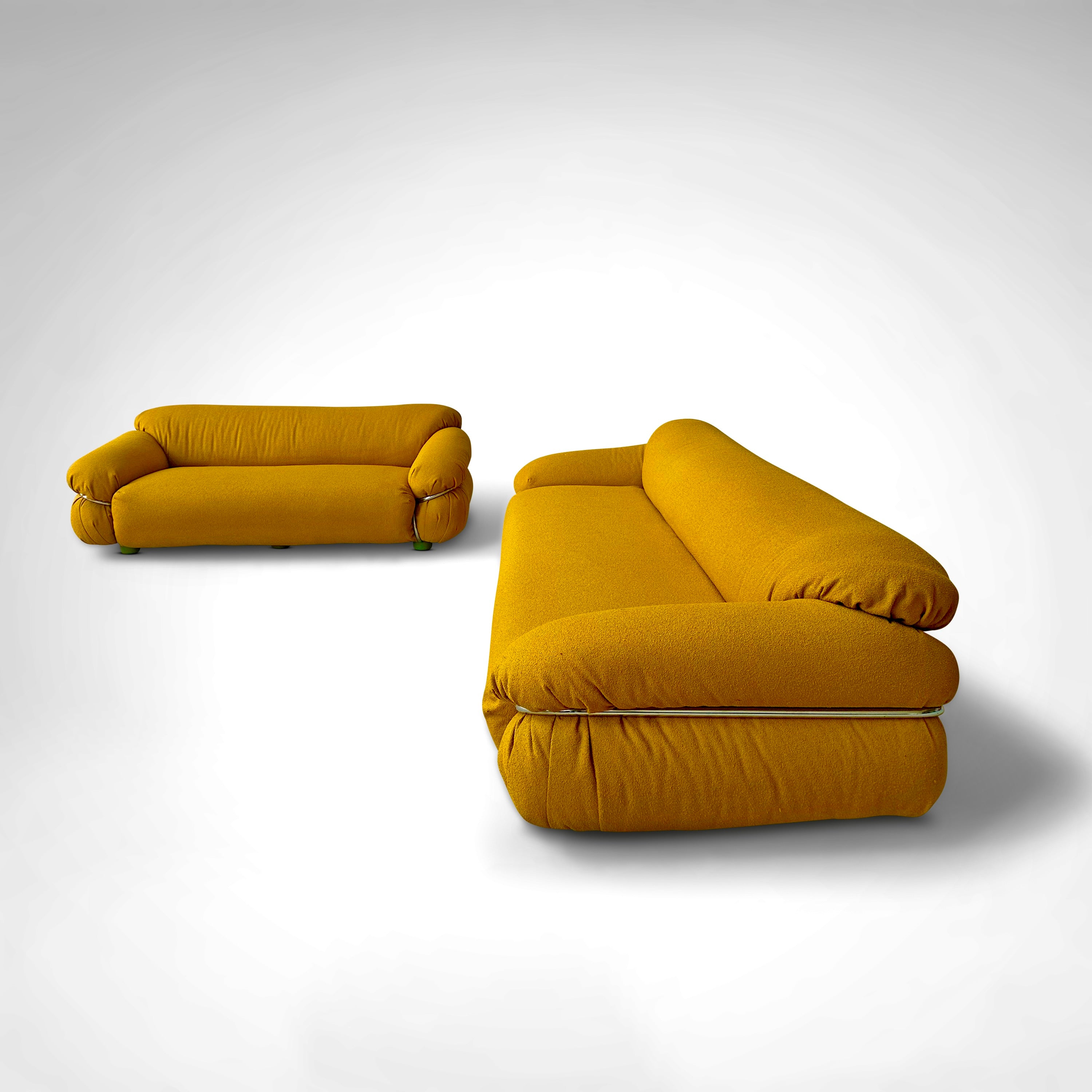Set_of_2_Sesann_yellow_bouclé_sofa_by_Gianfranco_Frattini_for_Cassina
