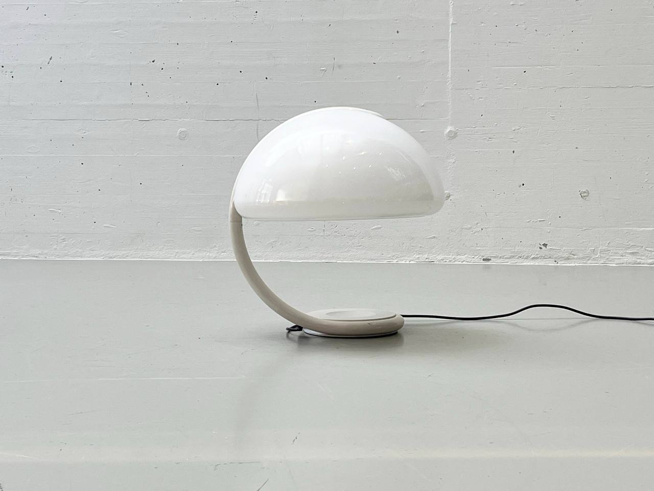 Set_of_2_Serpente_&_Cobra_lamps_by_Elio_Martinelli_for_Martinelli_Luce,_1960s