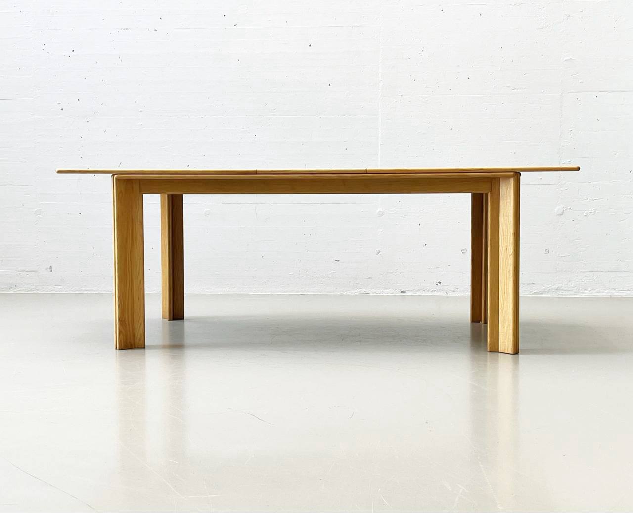 Set_of_6_Monk_chairs_and_table_by_Afra_and_Tobia_Scarpa_for_Molteni,_1973