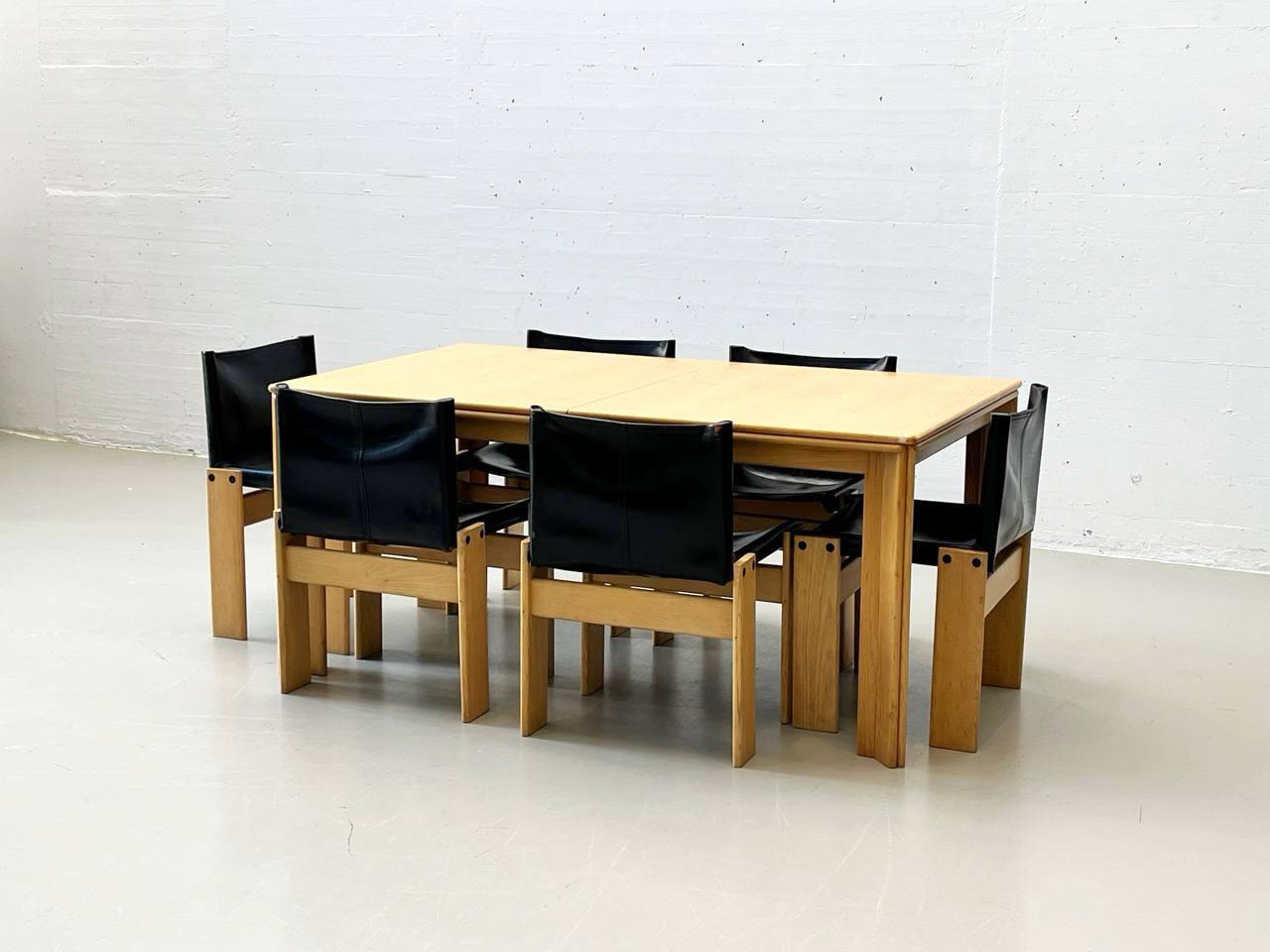 Set_of_6_Monk_chairs_and_table_by_Afra_and_Tobia_Scarpa_for_Molteni,_1973