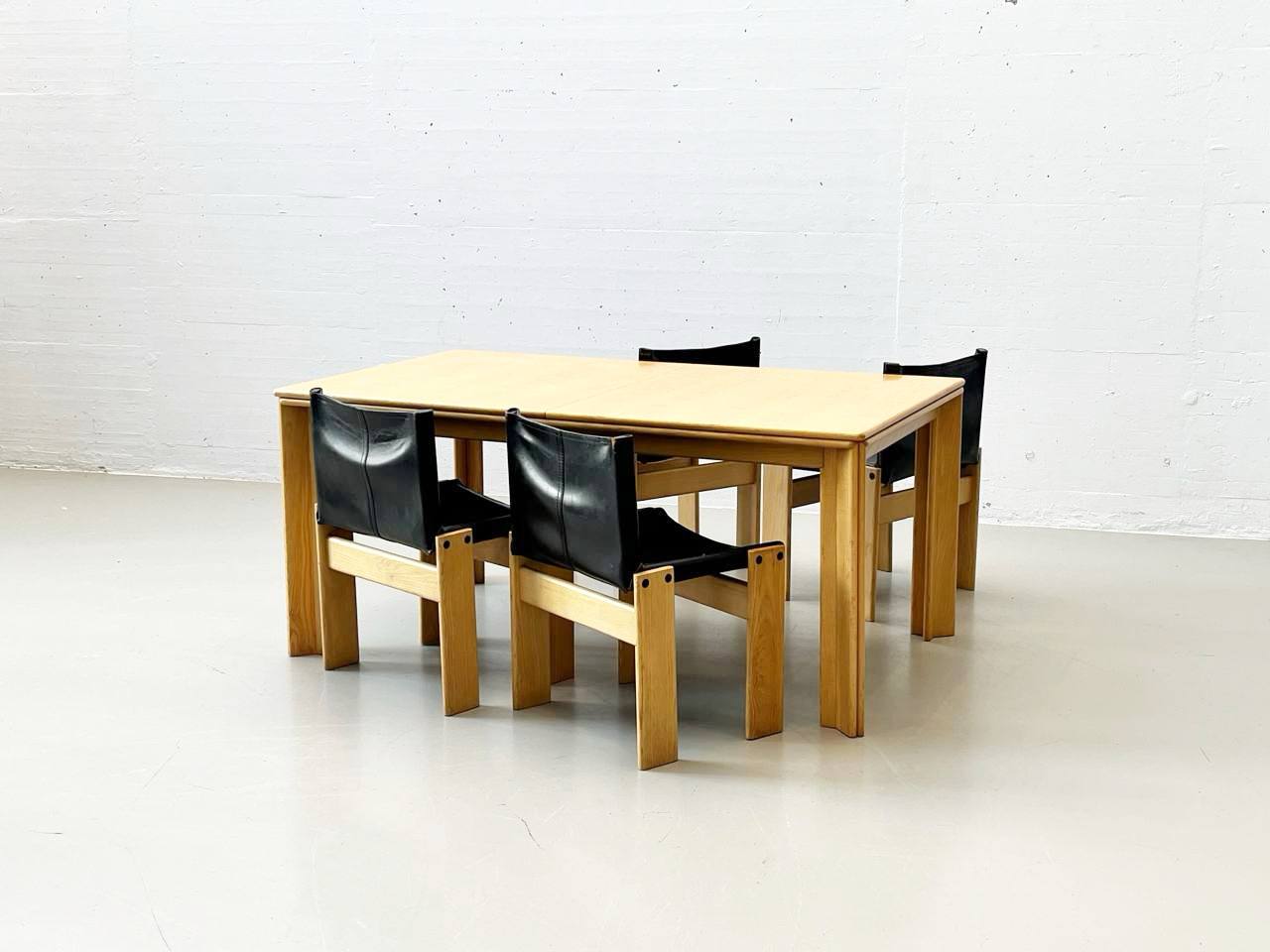 Set_of_6_Monk_chairs_and_table_by_Afra_and_Tobia_Scarpa_for_Molteni,_1973