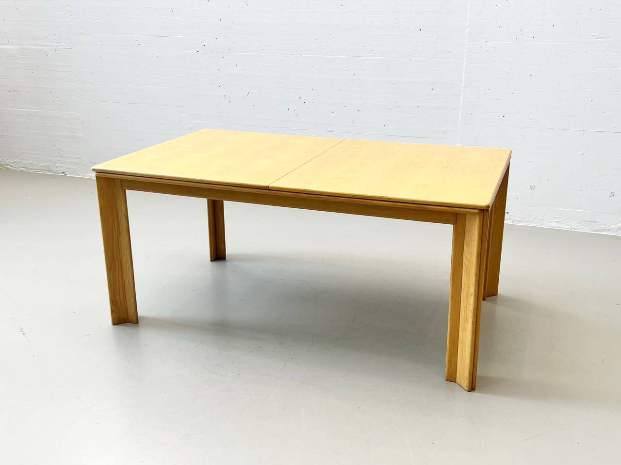 Set_of_6_Monk_chairs_and_table_by_Afra_and_Tobia_Scarpa_for_Molteni,_1973