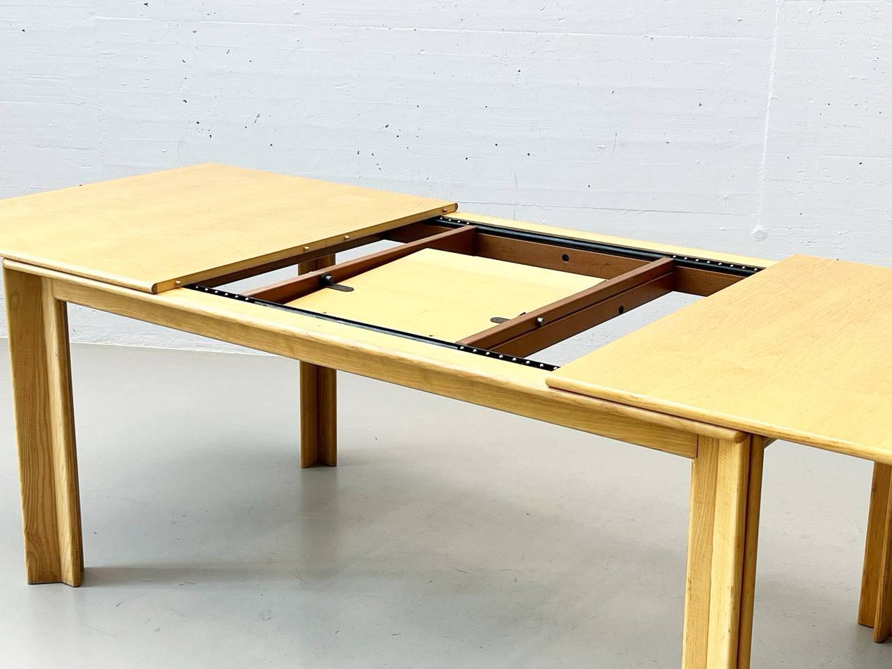 Set_of_6_Monk_chairs_and_table_by_Afra_and_Tobia_Scarpa_for_Molteni,_1973