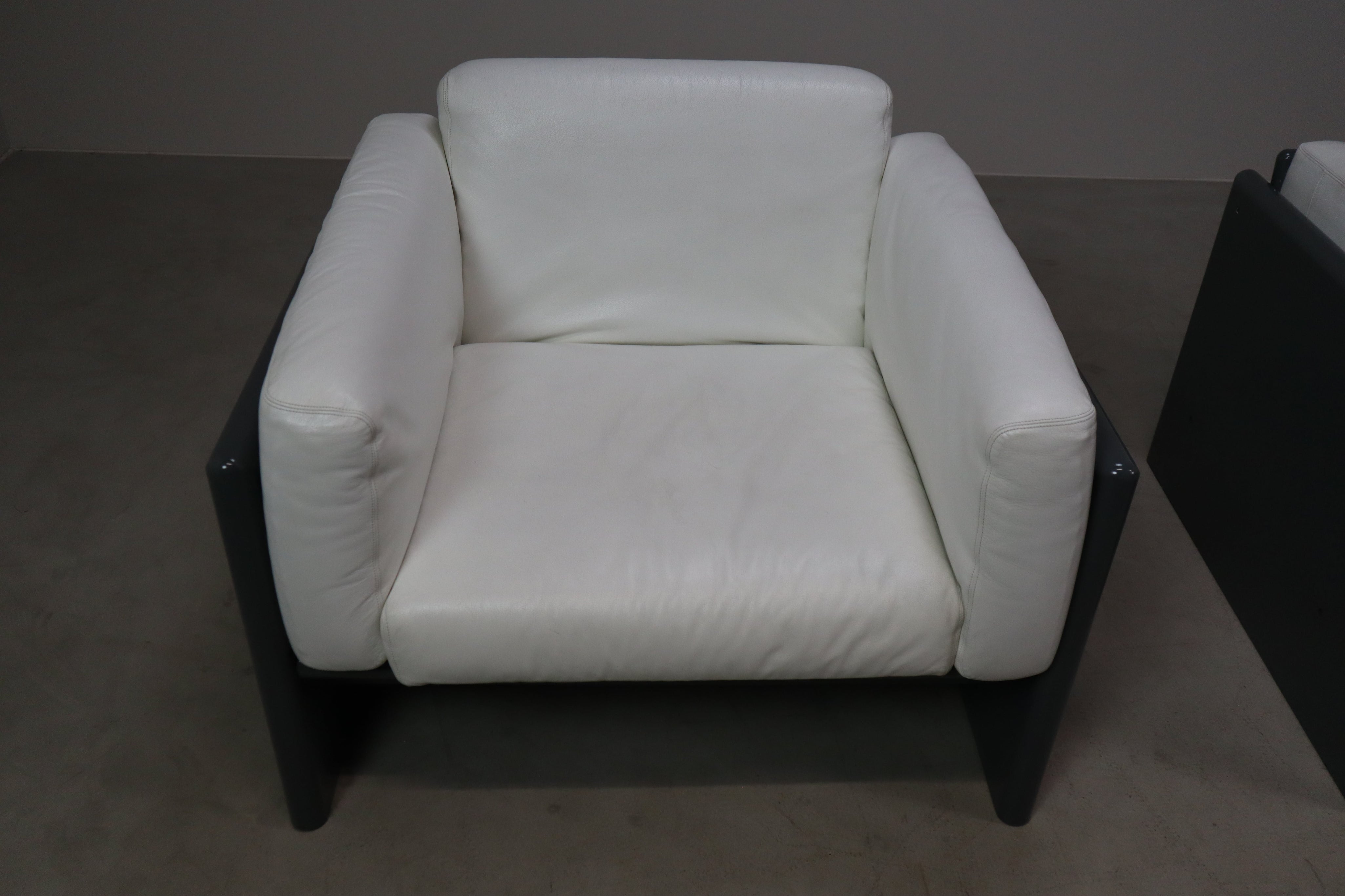 Set_of_2_Arnolfo_Armchairs_for_Simon_International,_Italy_1971