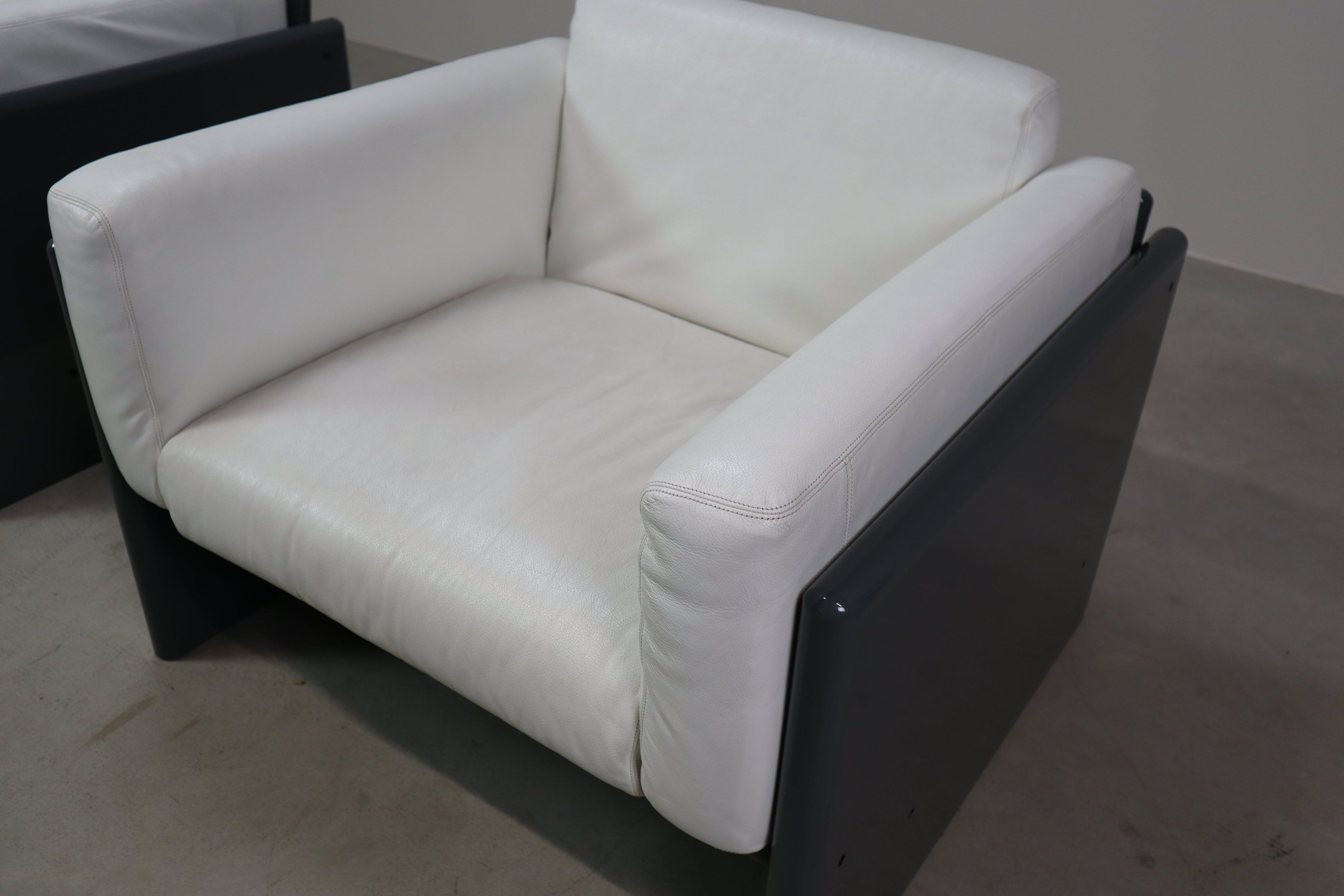 Set_of_2_Arnolfo_Armchairs_for_Simon_International,_Italy_1971
