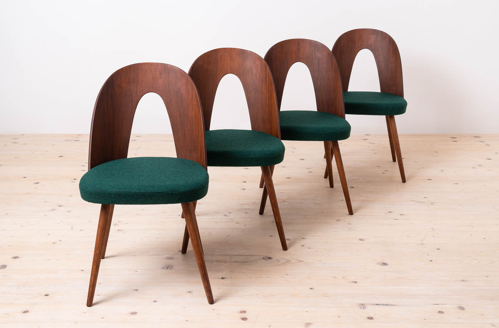 Set_of_10_Mid_Century_Dining_Chairs_by_A._Šuman,_1960s