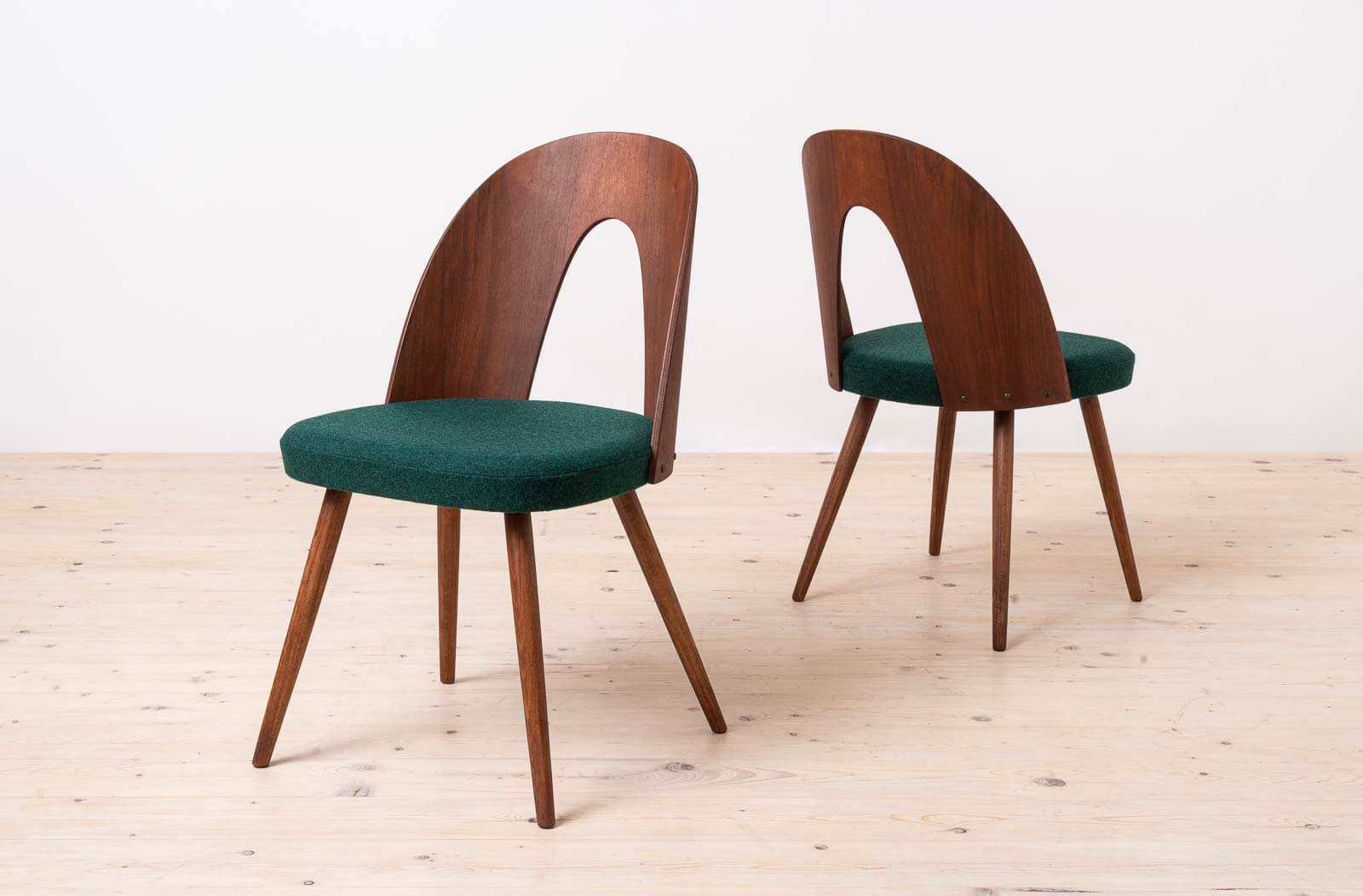 Set_of_10_Mid_Century_Dining_Chairs_by_A._Šuman,_1960s