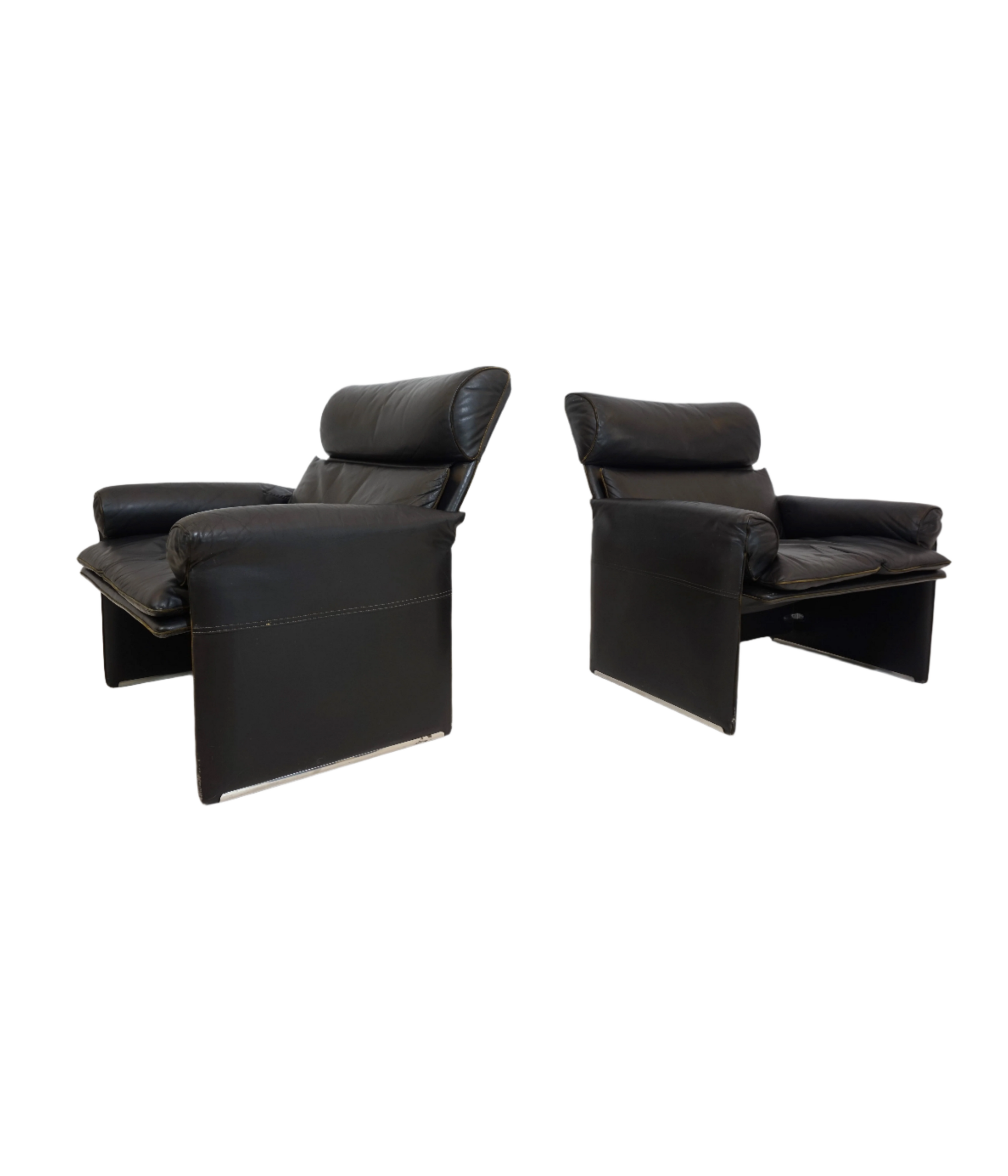 set_of_2_Saporiti_Italia_leather_armchairs