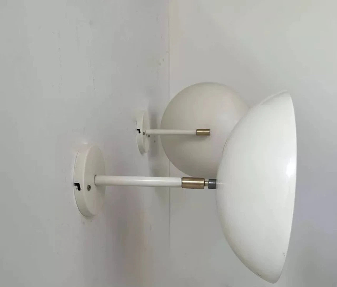 Set_of_2_Adjustable_Brass_and_White_Metal_Wall_Lamps,_Mid_Century_Modern,_France_1970s