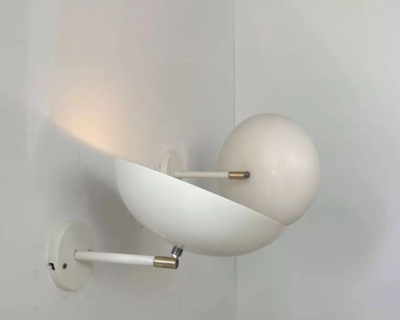 Set_of_2_Adjustable_Brass_and_White_Metal_Wall_Lamps,_Mid_Century_Modern,_France_1970s