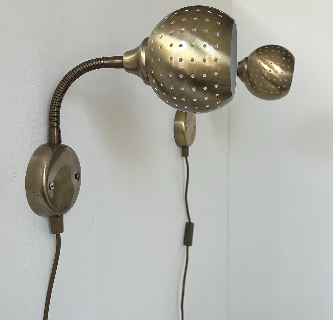 Set_of_2_Adjustable_Wall_Lights,_Mid_Century_Modern,_1970s