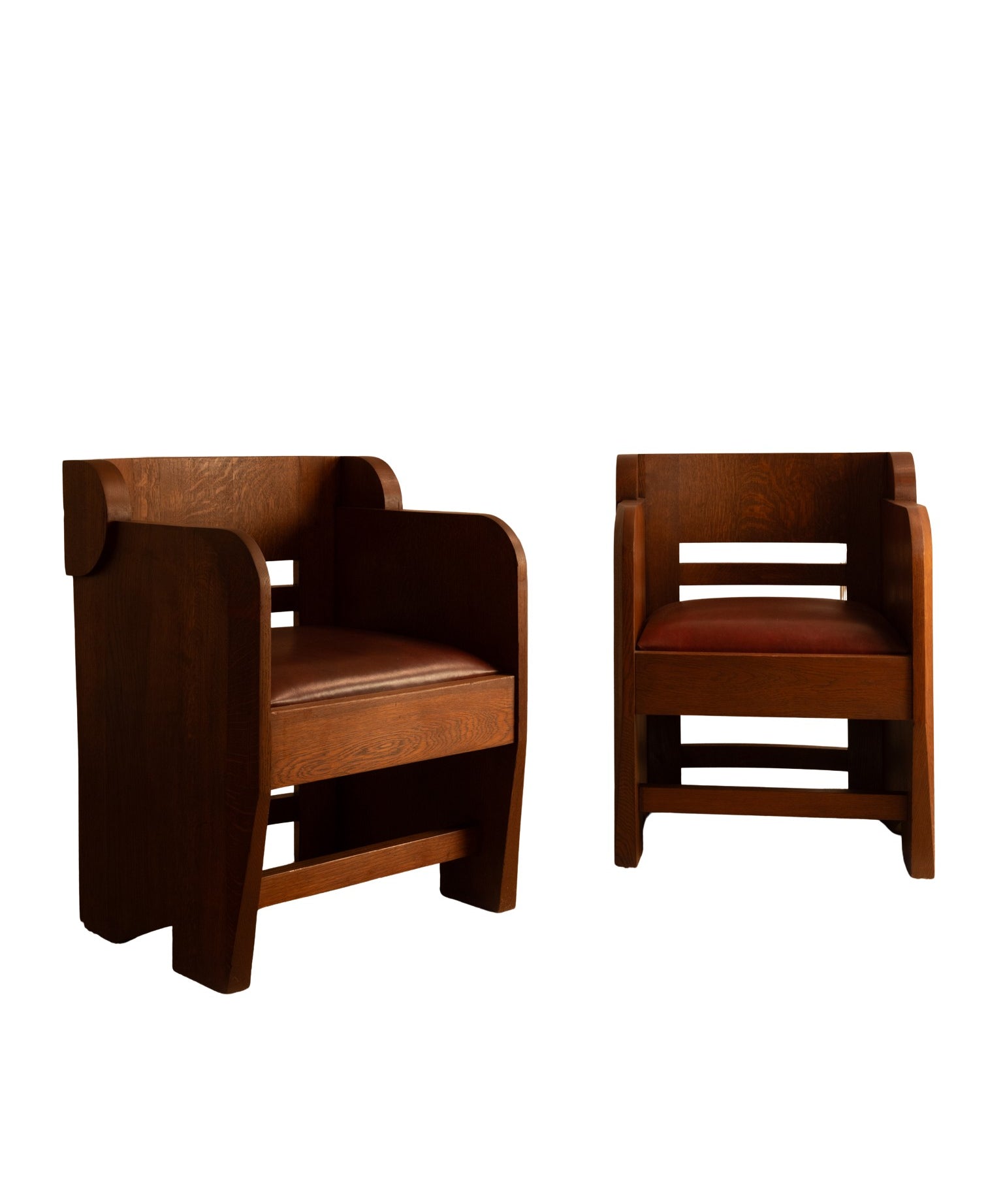 Set_of_2_Amsterdam_School_Style_Sculptural_Oak_Armchairs,_Early_20th_Century,_Netherlands