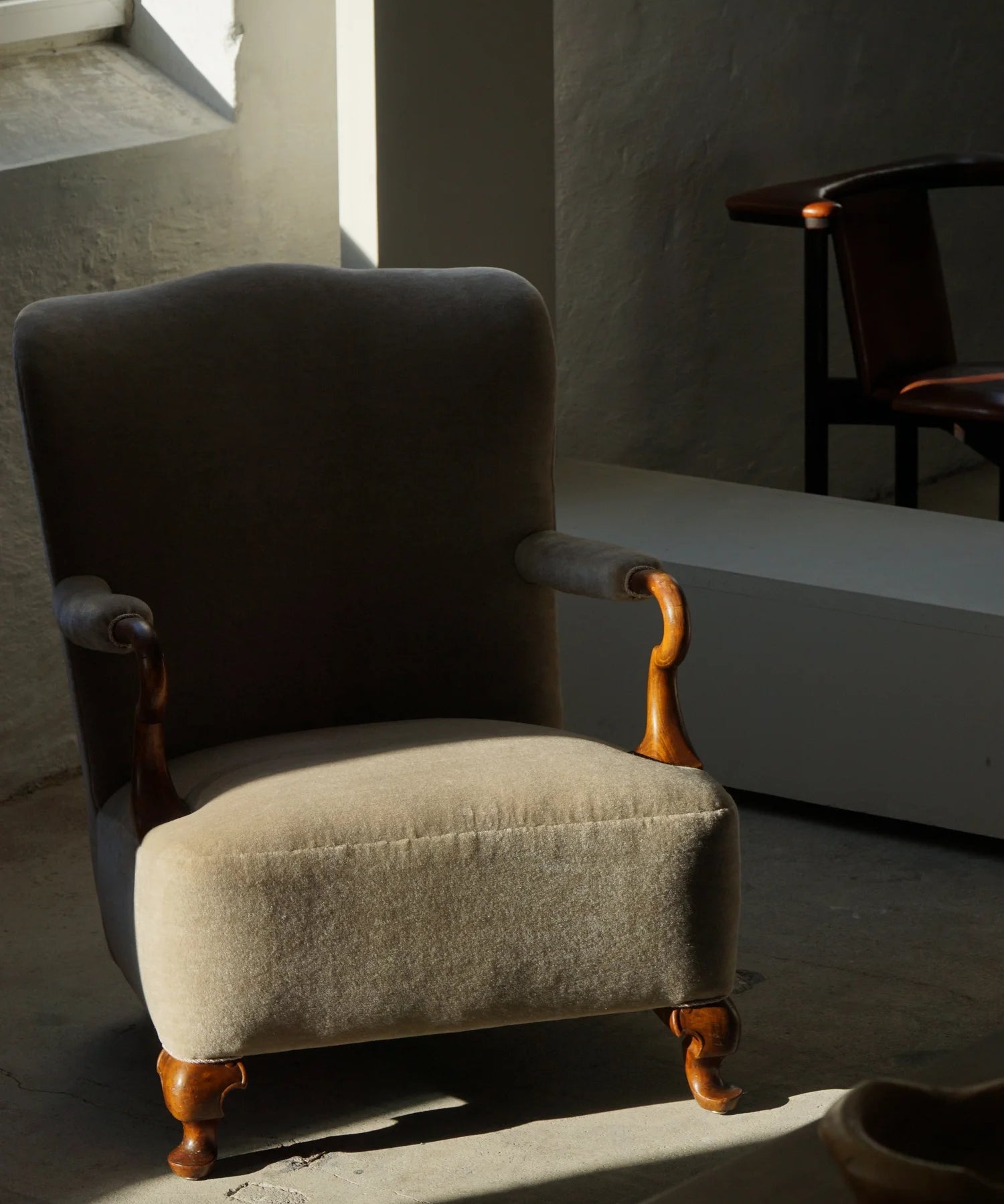 Set_of_2_Antique_Armchairs_Reupholstered_in_Velvet