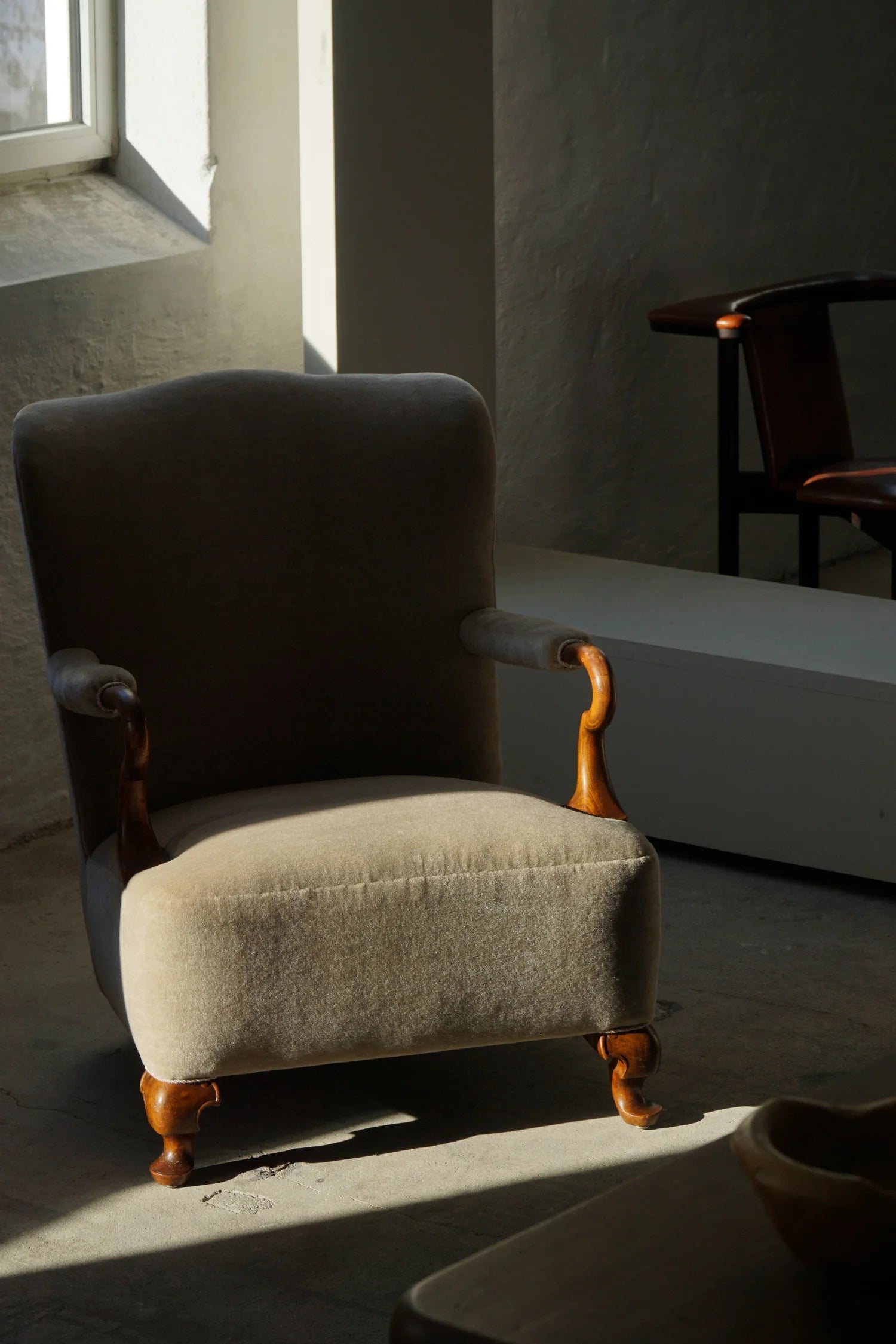 Set_of_2_Antique_Armchairs_Reupholstered_in_Velvet